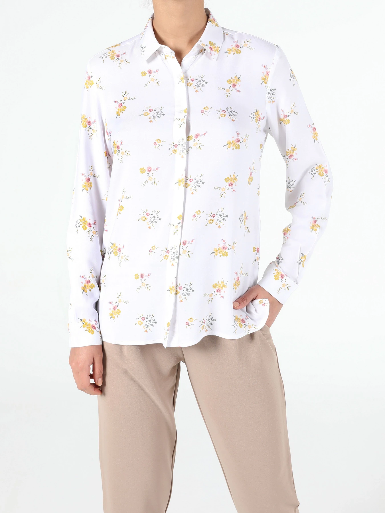 Сорочки Colin’s модель CL1053406WHT Сорочки Colin’s модель CL1053406WHT Фото