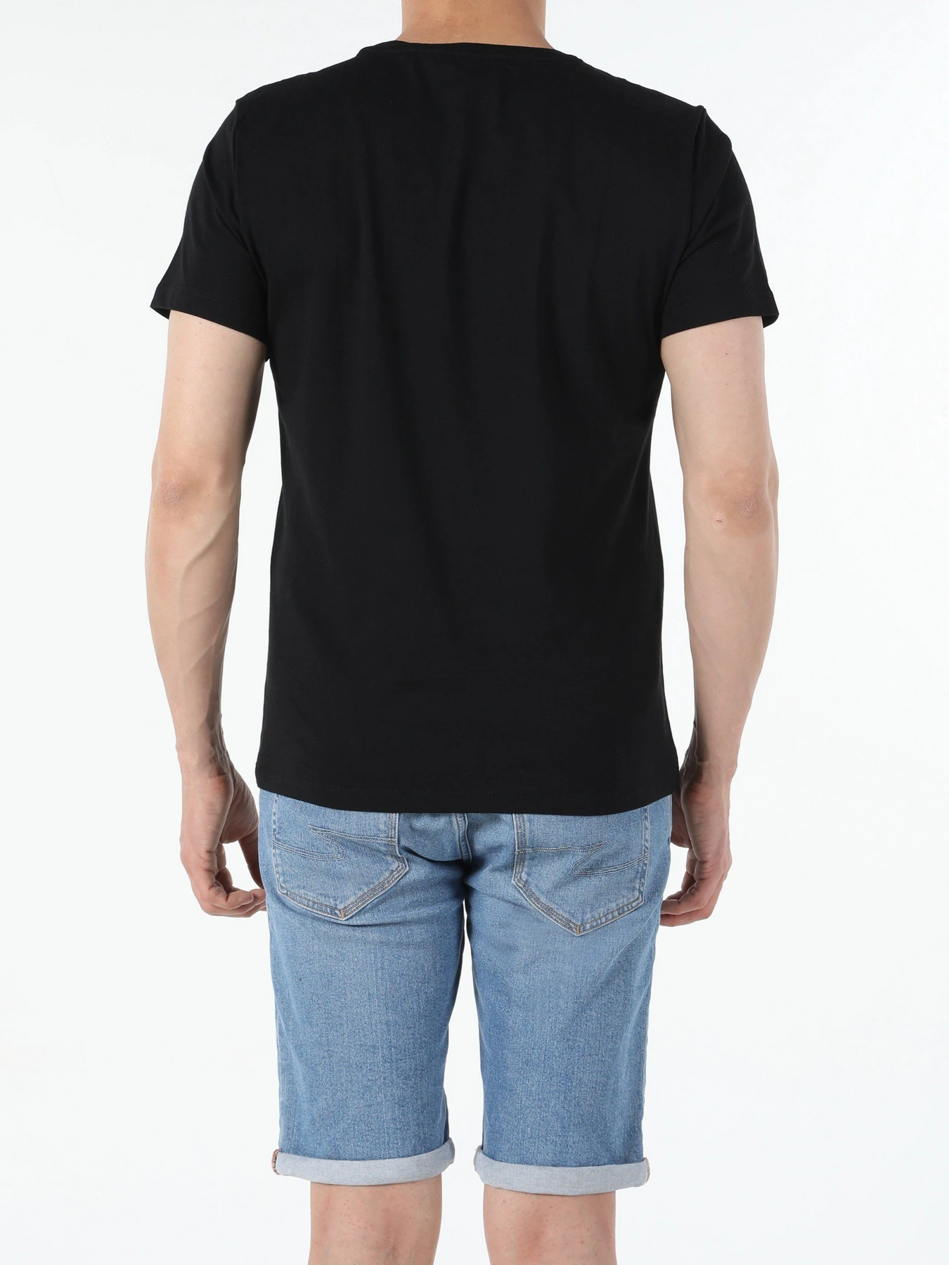 Футболки и поло Colin’s модель CL1052329BLK Футболки и поло Colin’s модель CL1052329BLK Фото