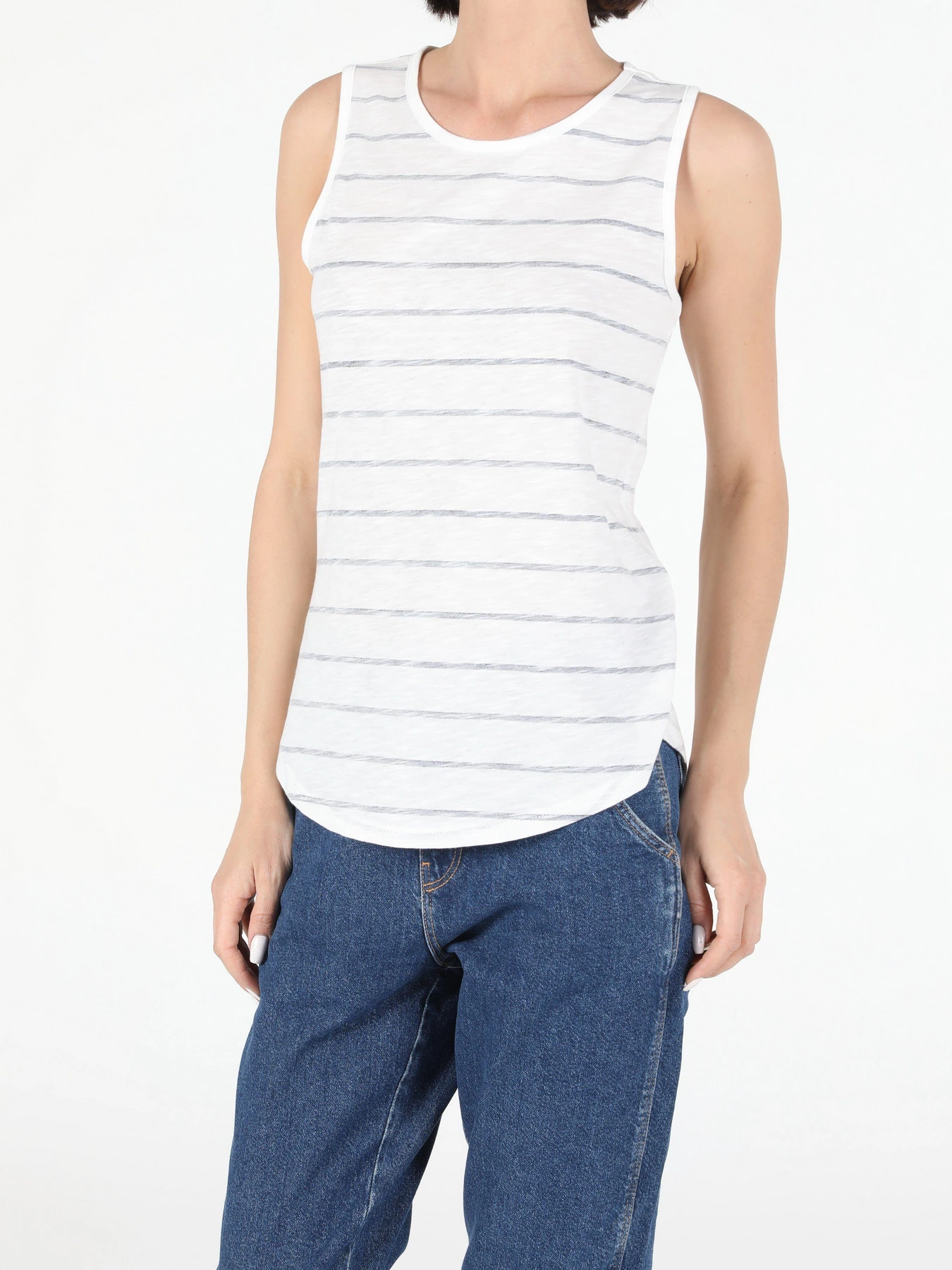 Футболки и поло Colin’s модель CL1048856WHT Футболки и поло Colin’s модель CL1048856WHT Фото