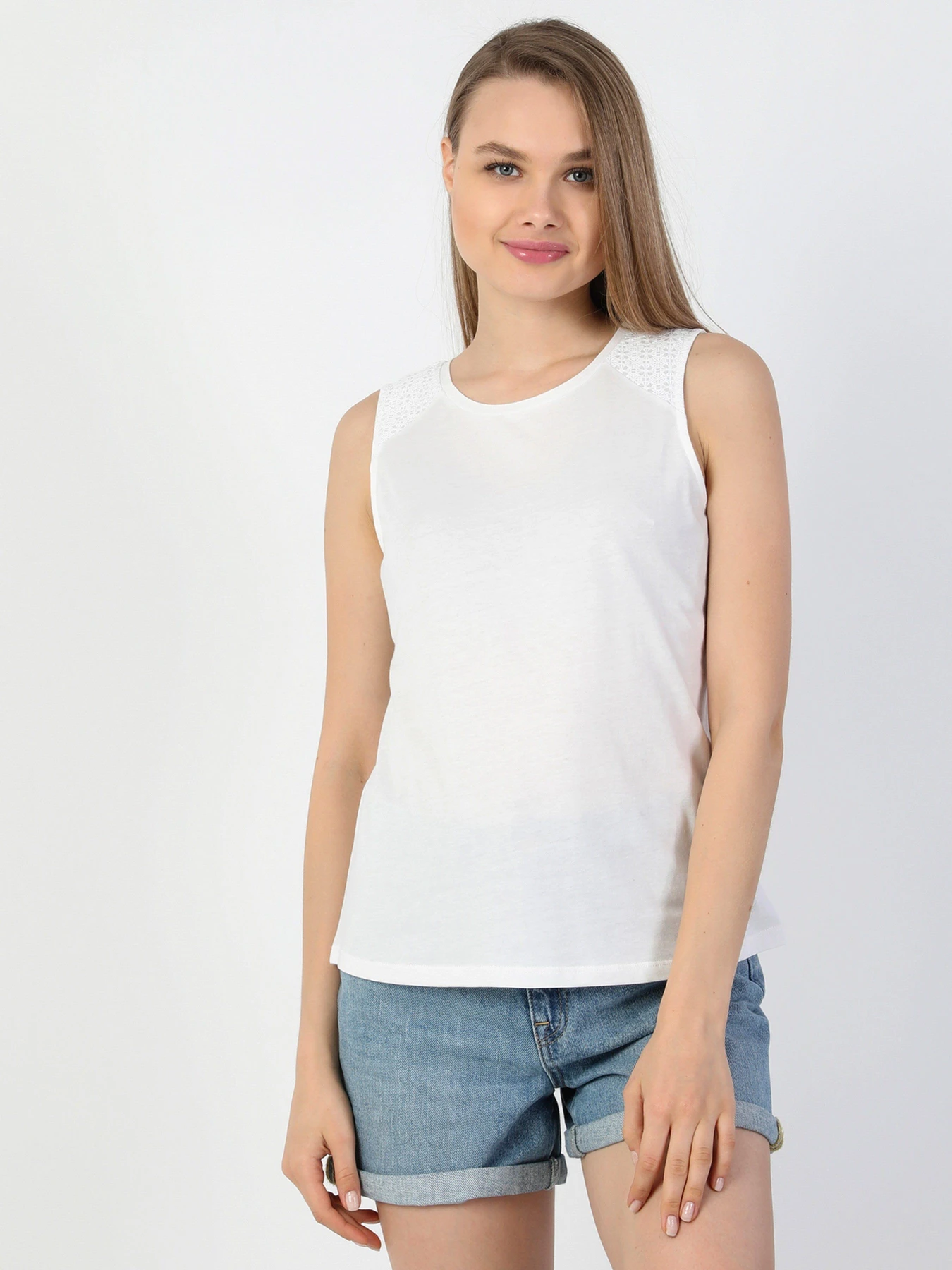 Одежда для дома и сна Colin’s модель CL1049060WHT Одежда для дома и сна Colin’s модель CL1049060WHT Фото