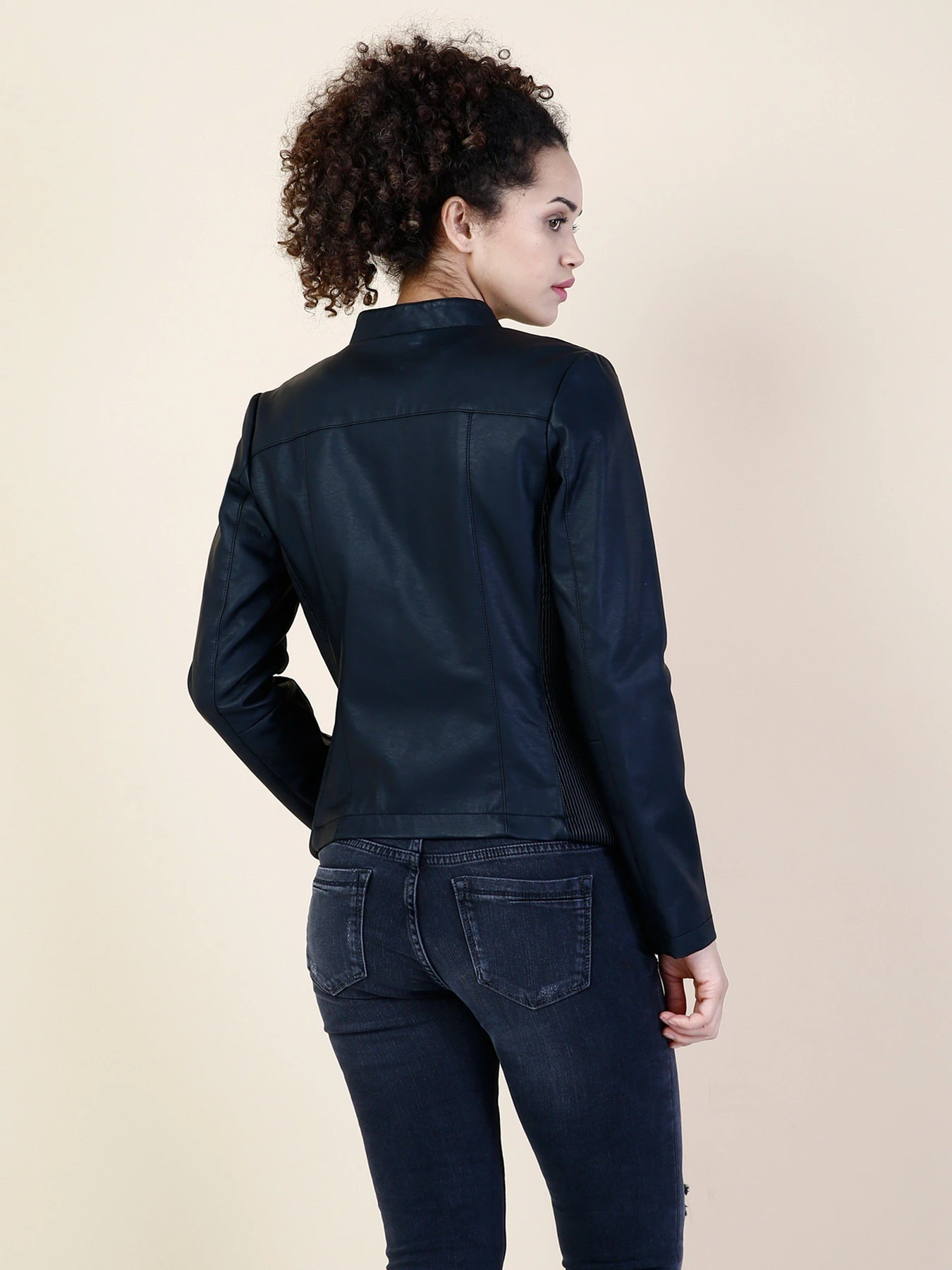 Куртки и дубленки Colin’s модель CL1032091BLK Куртки и дубленки Colin’s модель CL1032091BLK Фото