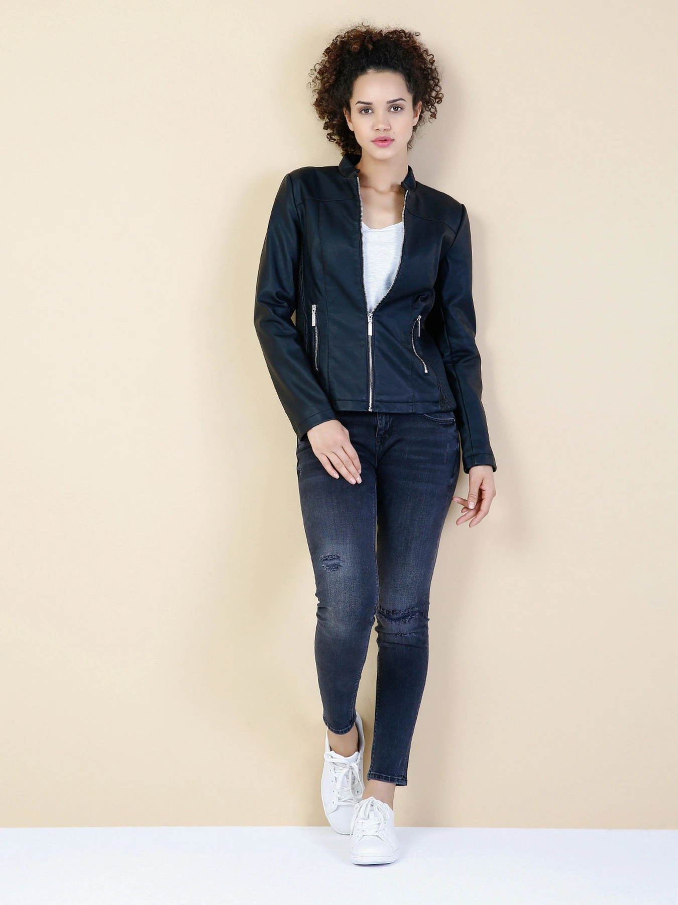 Куртки и дубленки Colin’s модель CL1032091BLK Куртки и дубленки Colin’s модель CL1032091BLK Фото