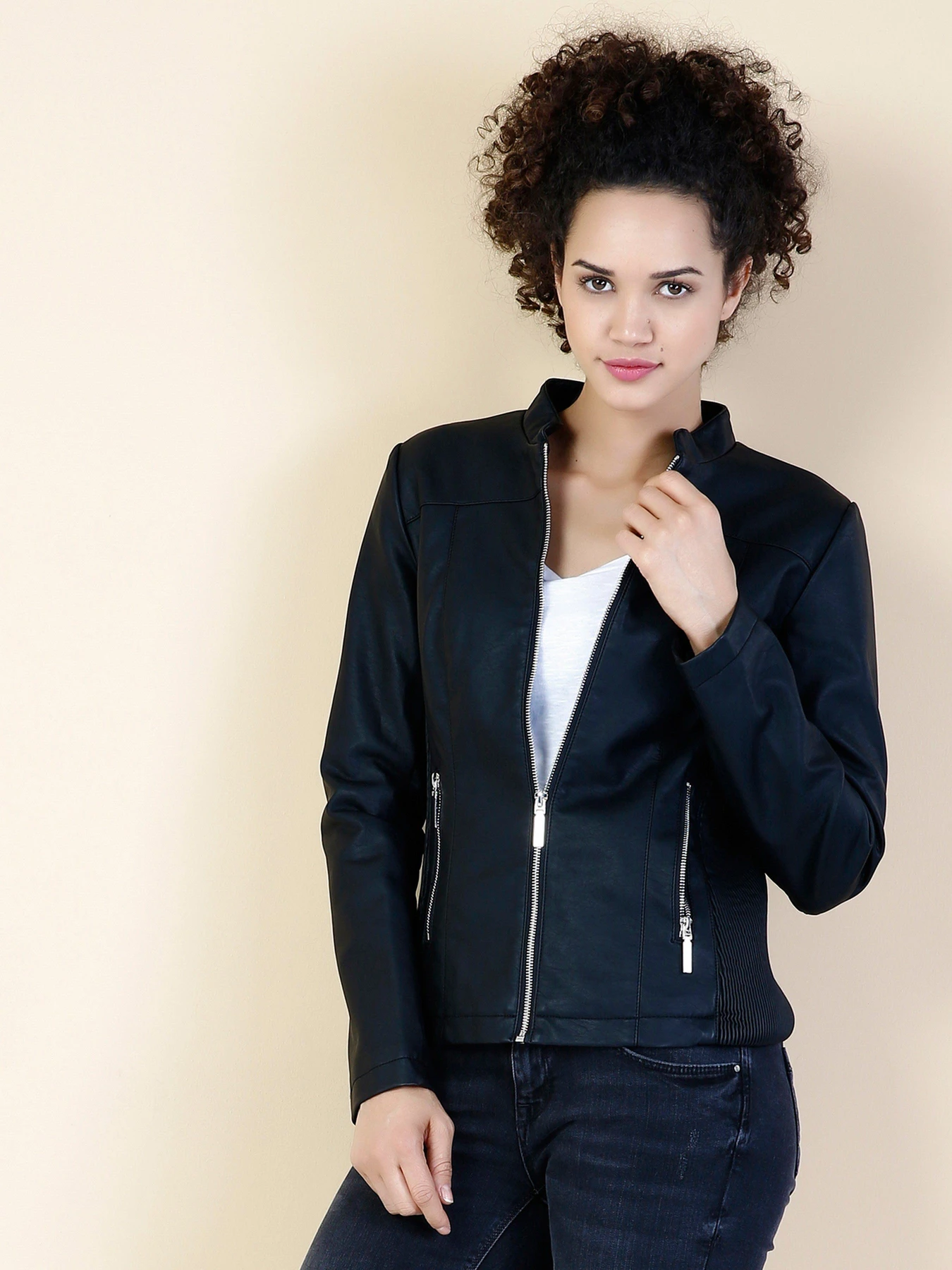Куртки и дубленки Colin’s модель CL1032091BLK Куртки и дубленки Colin’s модель CL1032091BLK Фото