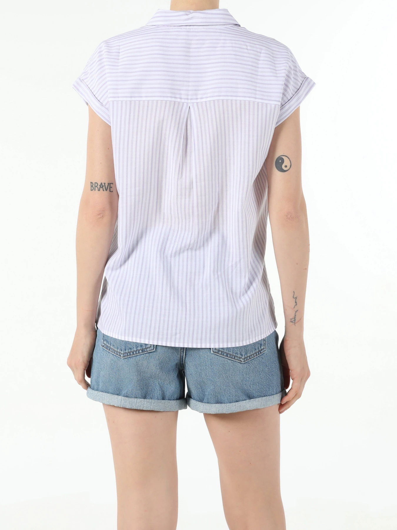 Рубашки Colin’s модель CL1054183WHT Рубашки Colin’s модель CL1054183WHT Фото