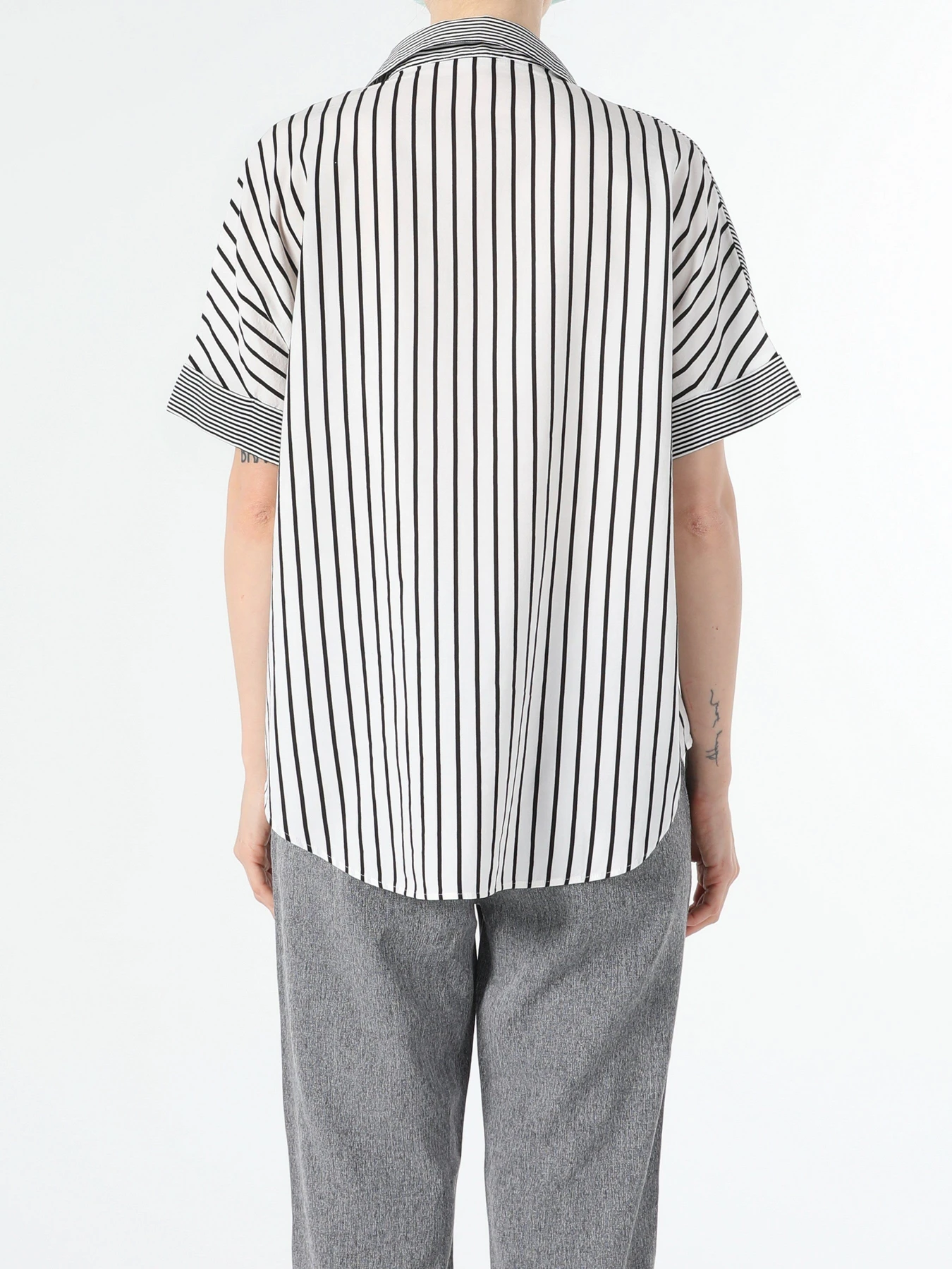 Рубашки Colin’s модель CL1054682BLK Рубашки Colin’s модель CL1054682BLK Фото