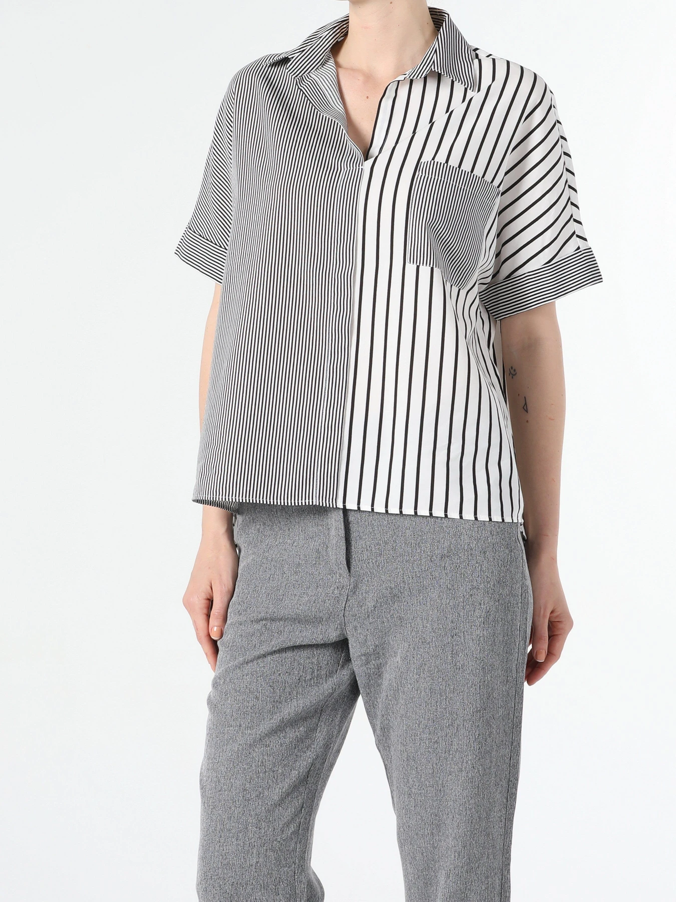 Рубашки Colin’s модель CL1054682BLK Рубашки Colin’s модель CL1054682BLK Фото