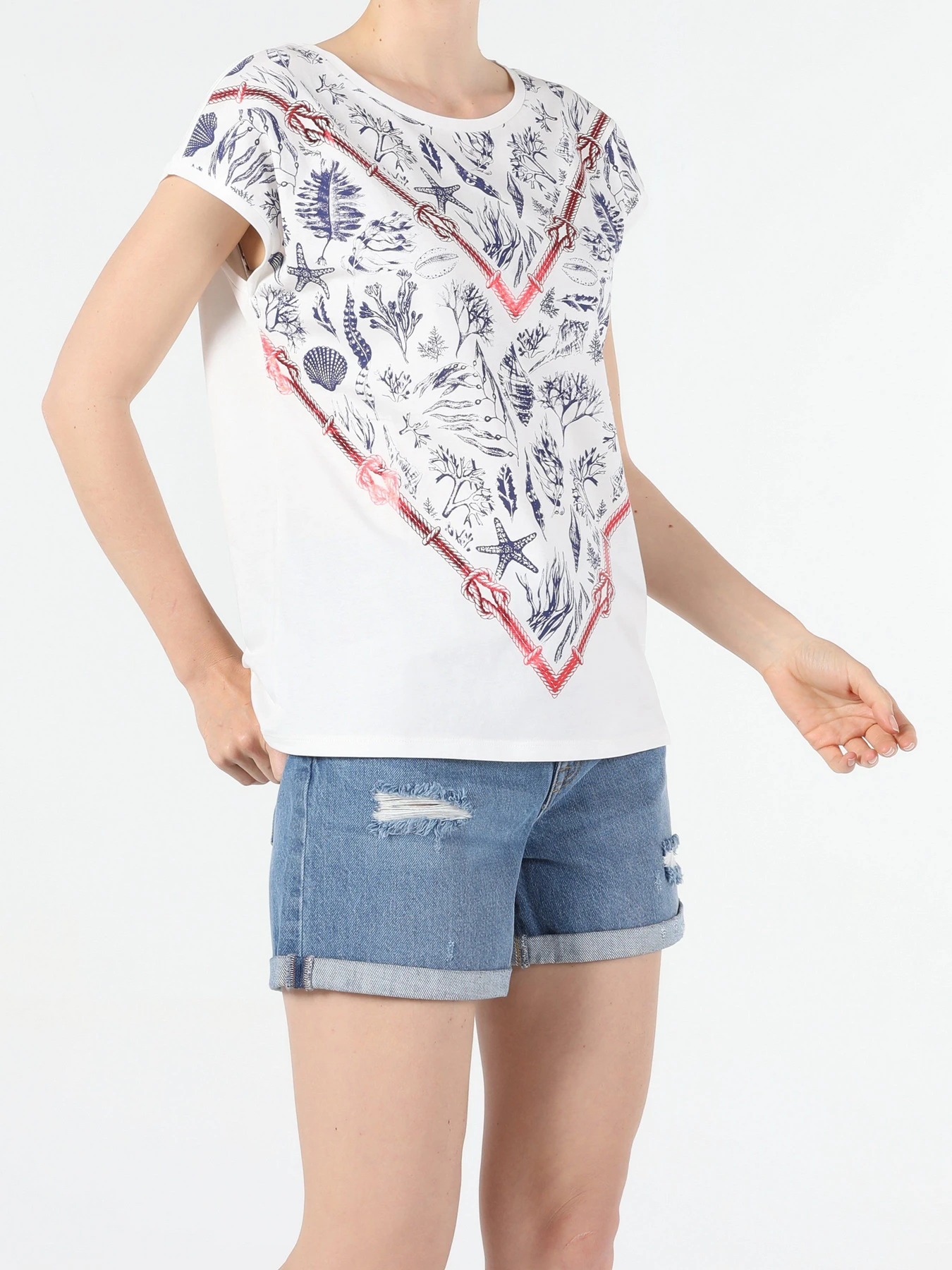 Футболки и поло Colin’s модель CL1054048WHT Футболки и поло Colin’s модель CL1054048WHT Фото