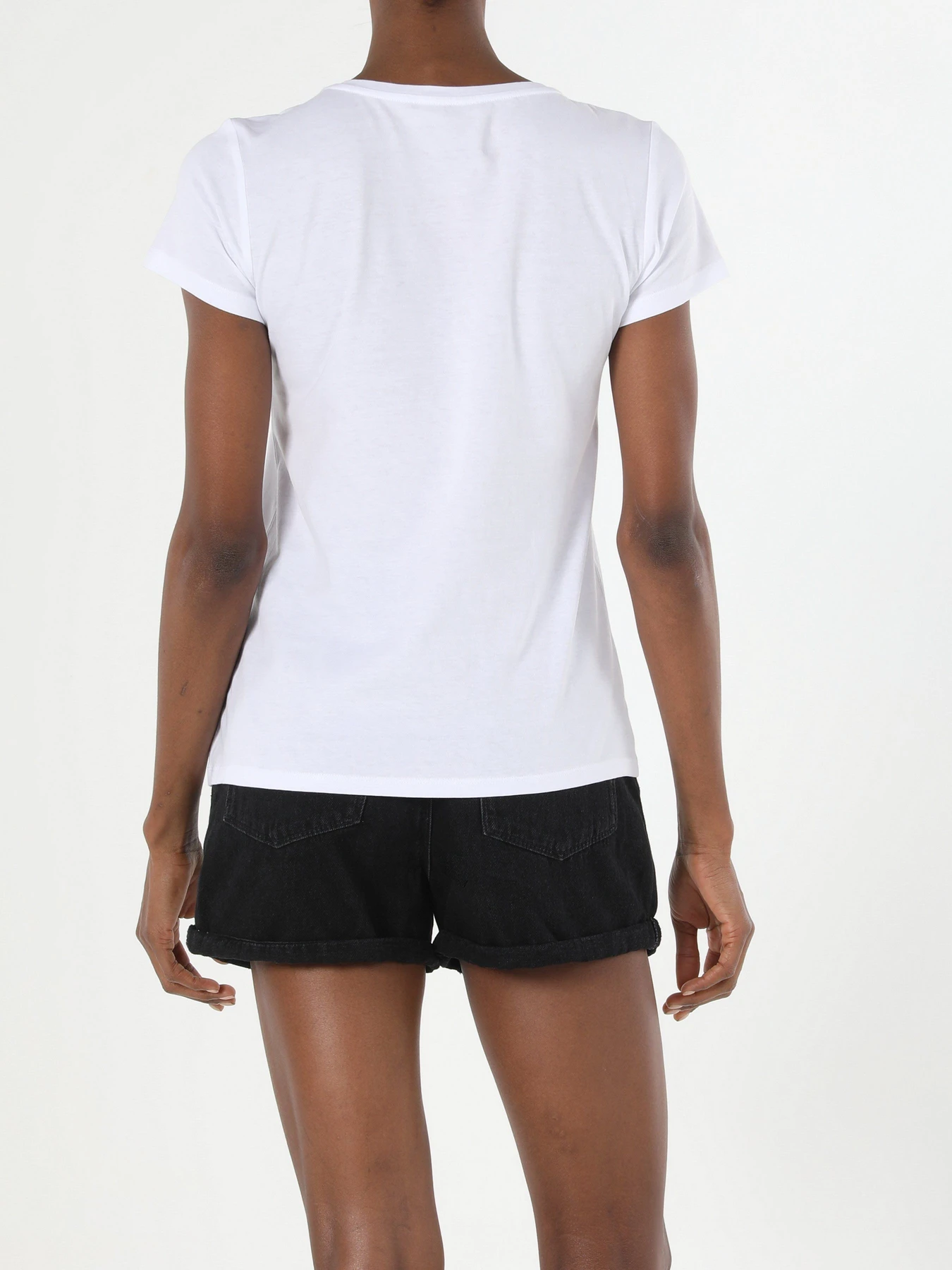Футболки и поло Colin’s модель CL1056369WHT Футболки и поло Colin’s модель CL1056369WHT Фото