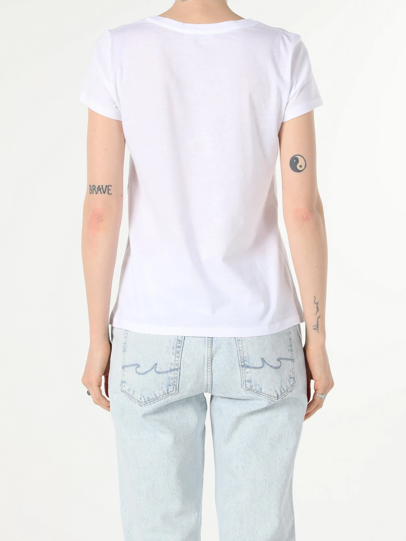 Футболки и поло Colin’s модель CL1056390WHT Футболки и поло Colin’s модель CL1056390WHT Фото