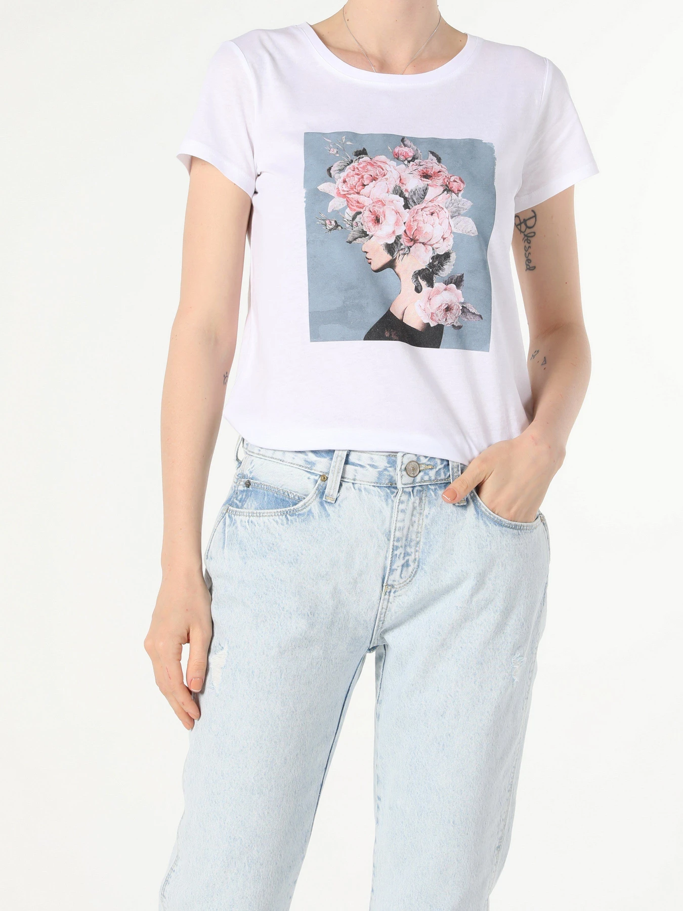 Футболки и поло Colin’s модель CL1056390WHT Футболки и поло Colin’s модель CL1056390WHT Фото