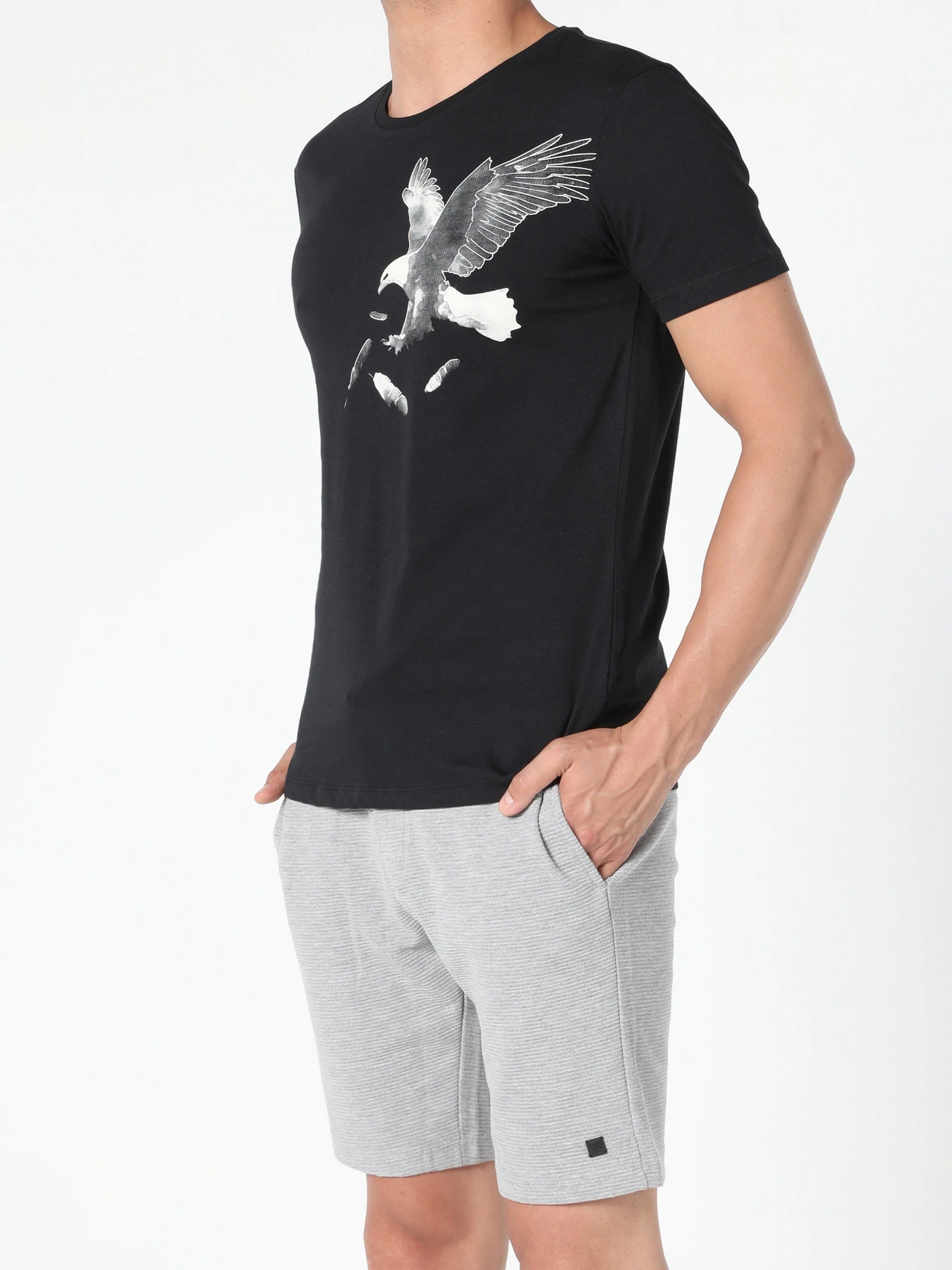 Футболки и поло Colin’s модель CL1056444BLK Футболки и поло Colin’s модель CL1056444BLK Фото