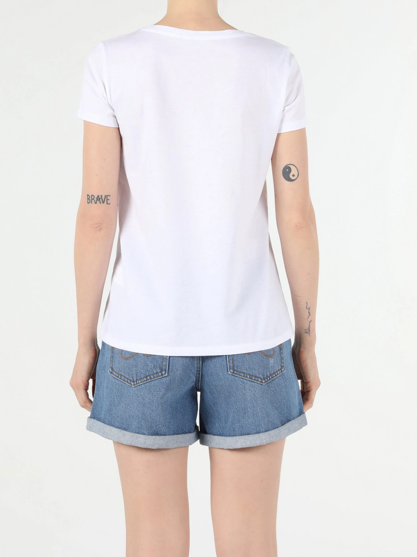 Футболки и поло Colin’s модель CL1053930WHT Футболки и поло Colin’s модель CL1053930WHT Фото