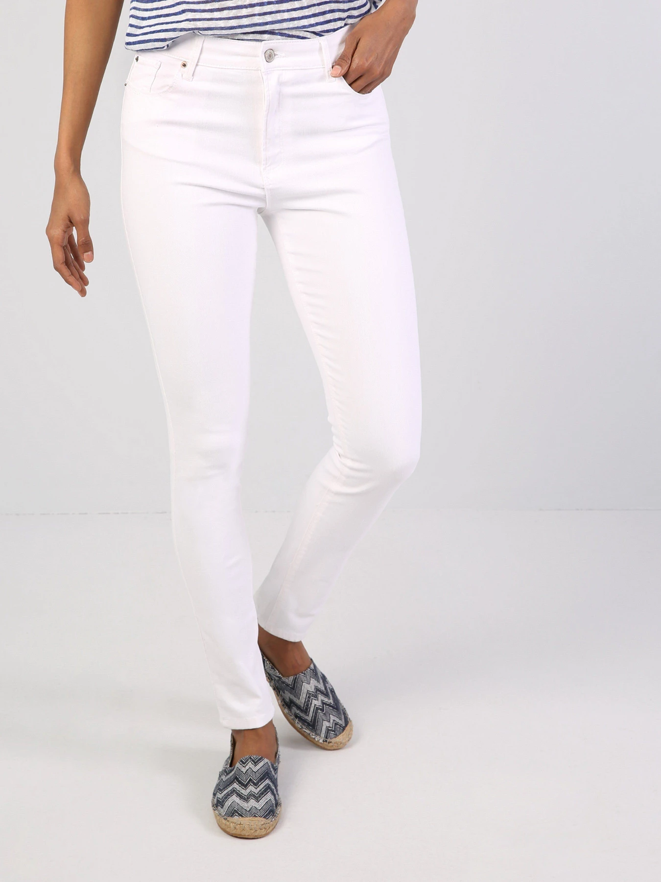 Брюки Colin’s модель CL1042606WHT Брюки Colin’s модель CL1042606WHT Фото
