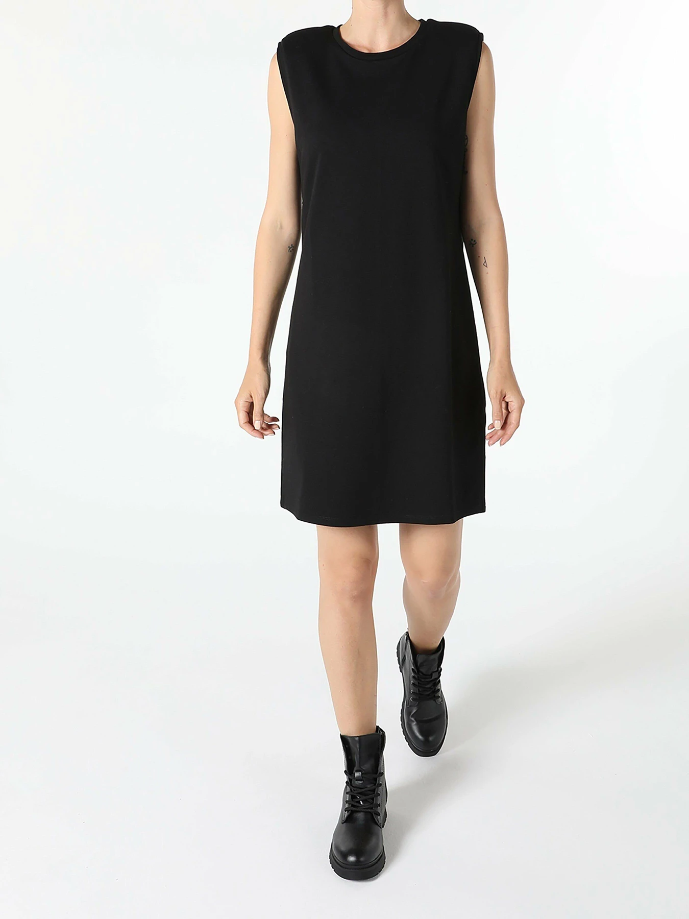 Платья Colin’s модель CL1055279BLK Платья Colin’s модель CL1055279BLK Фото
