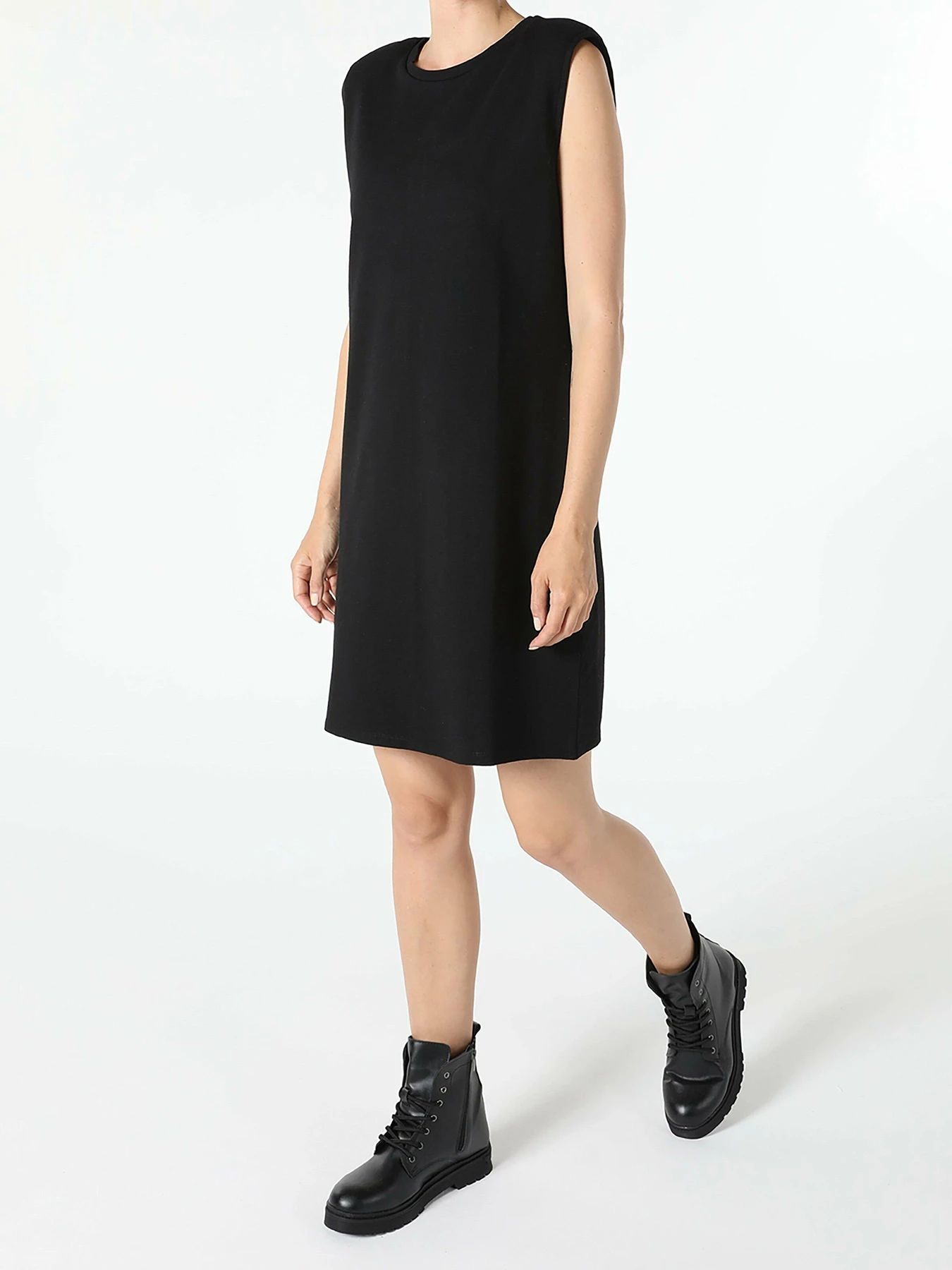 Платья Colin’s модель CL1055279BLK Платья Colin’s модель CL1055279BLK Фото
