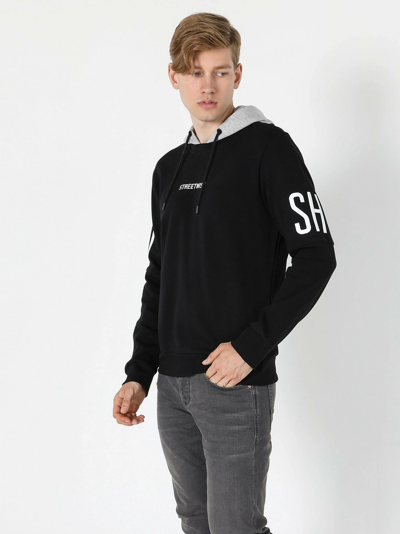 Худи и свитшоты Colin’s модель CL1055409BLK Худи и свитшоты Colin’s модель CL1055409BLK Фото