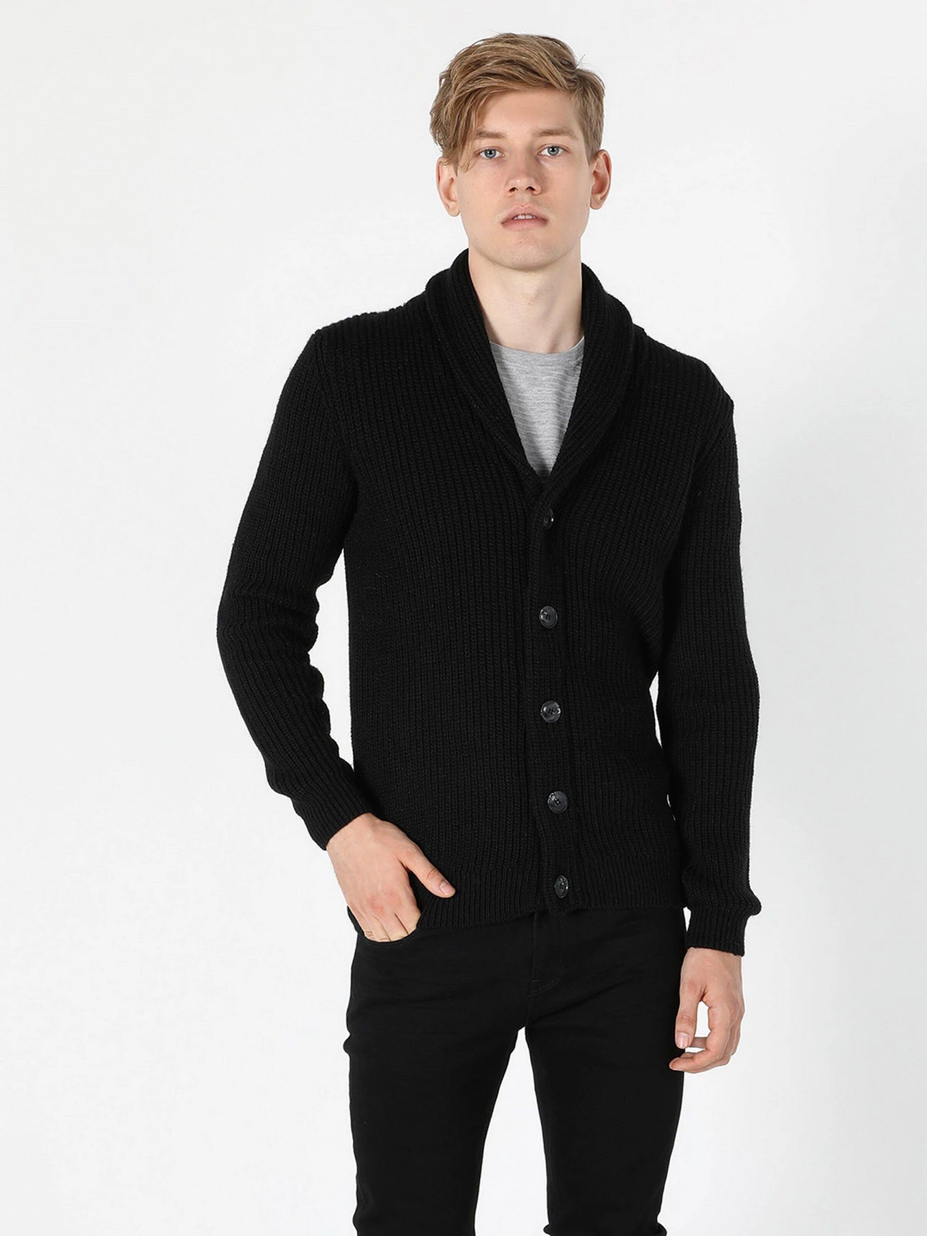 Свитры и кардиганы Colin’s модель CL1050105BLK Свитры и кардиганы Colin’s модель CL1050105BLK Фото