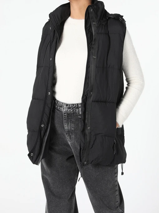 Жилеты Colin’s модель CL1054956BLK Фото