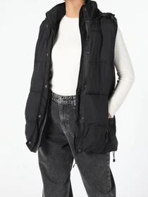 Жилеты Colin’s модель CL1054956BLK Фото