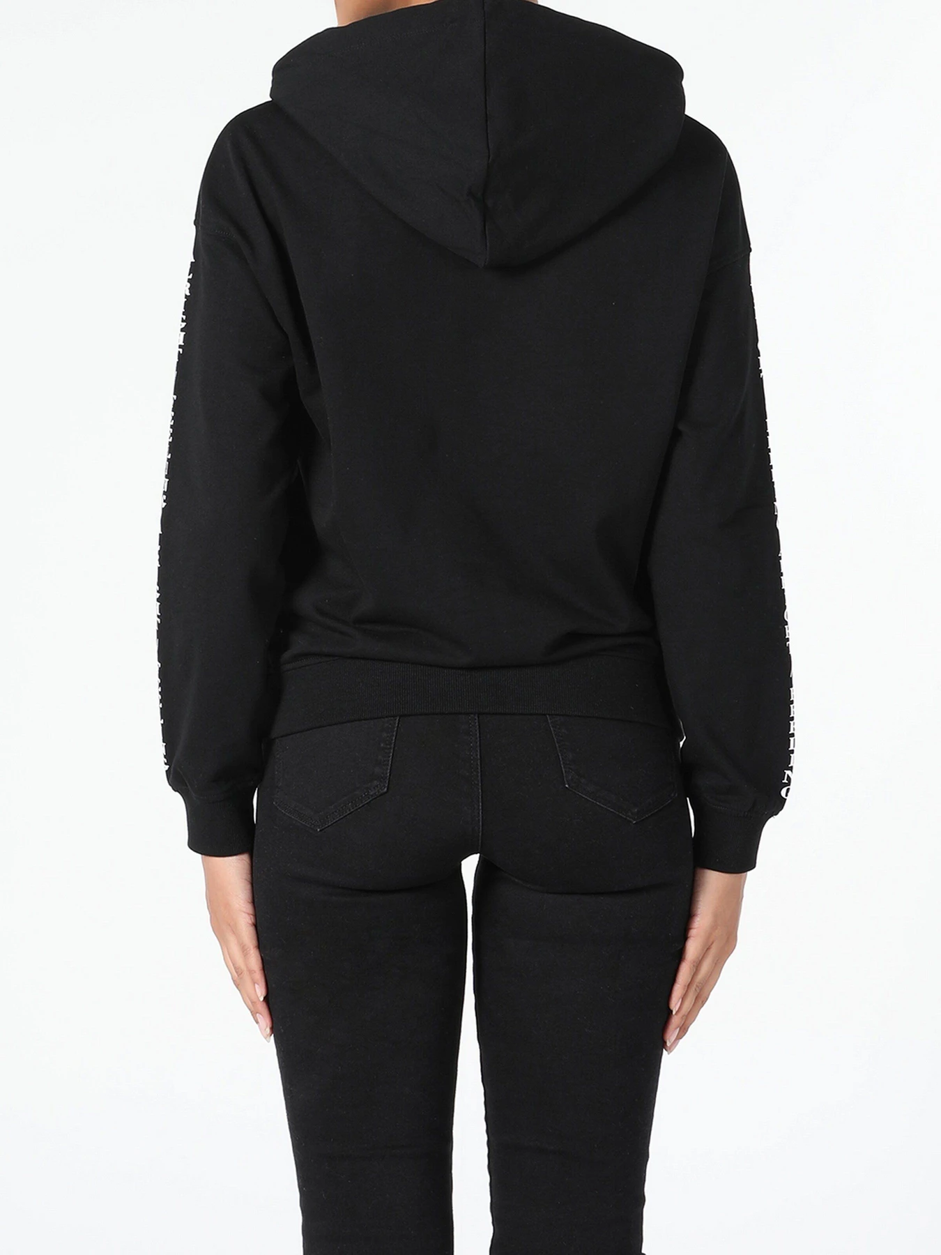 Худи и свитшоты Colin’s модель CL1055125BLK Худи и свитшоты Colin’s модель CL1055125BLK Фото