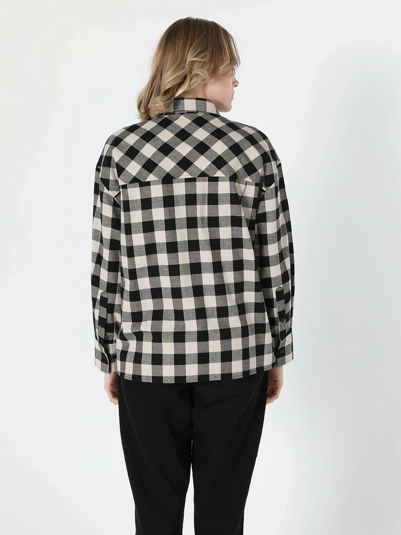 Рубашки Colin’s модель CL1055816BLK Рубашки Colin’s модель CL1055816BLK Фото