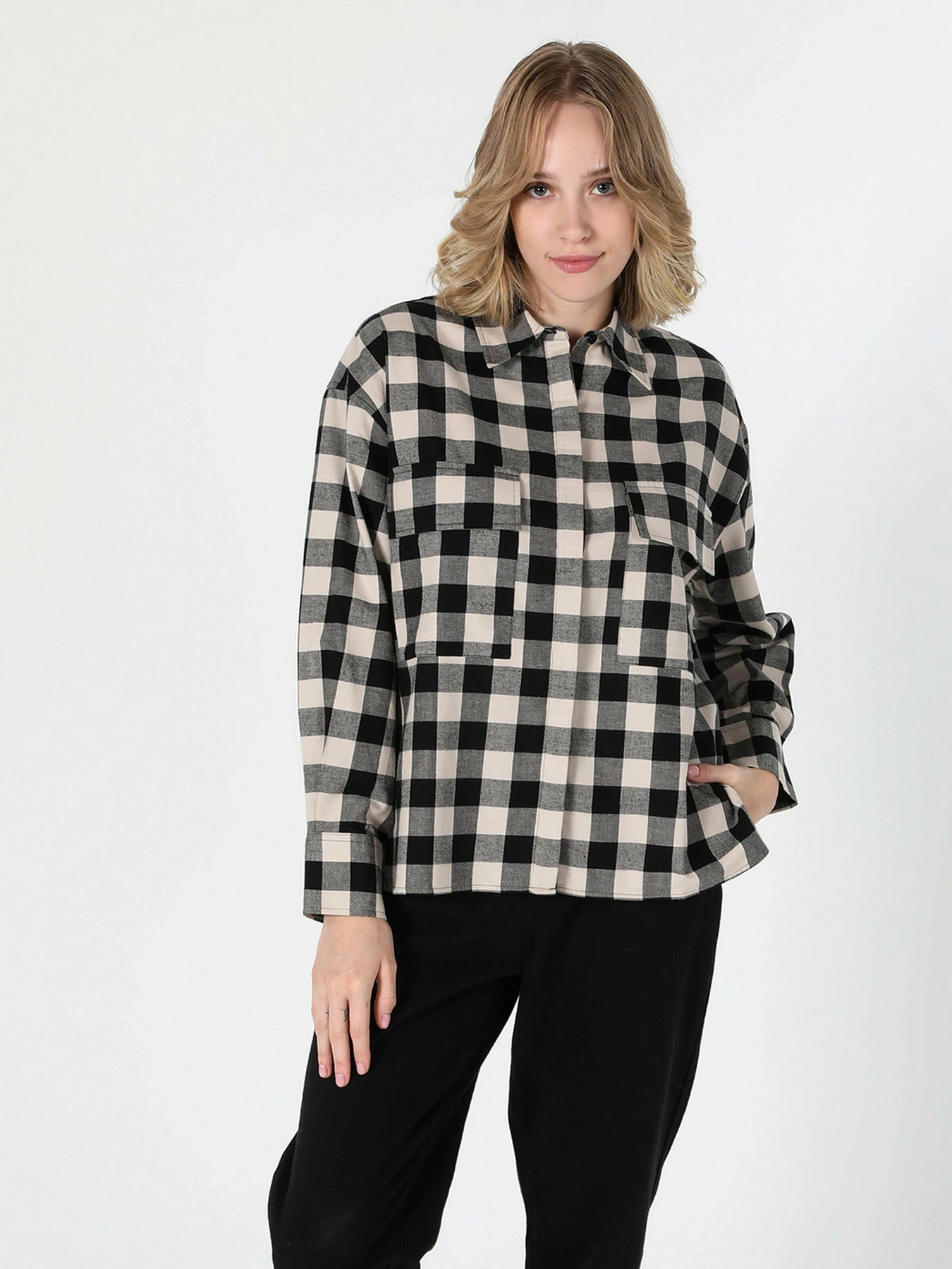 Рубашки Colin’s модель CL1055816BLK Рубашки Colin’s модель CL1055816BLK Фото