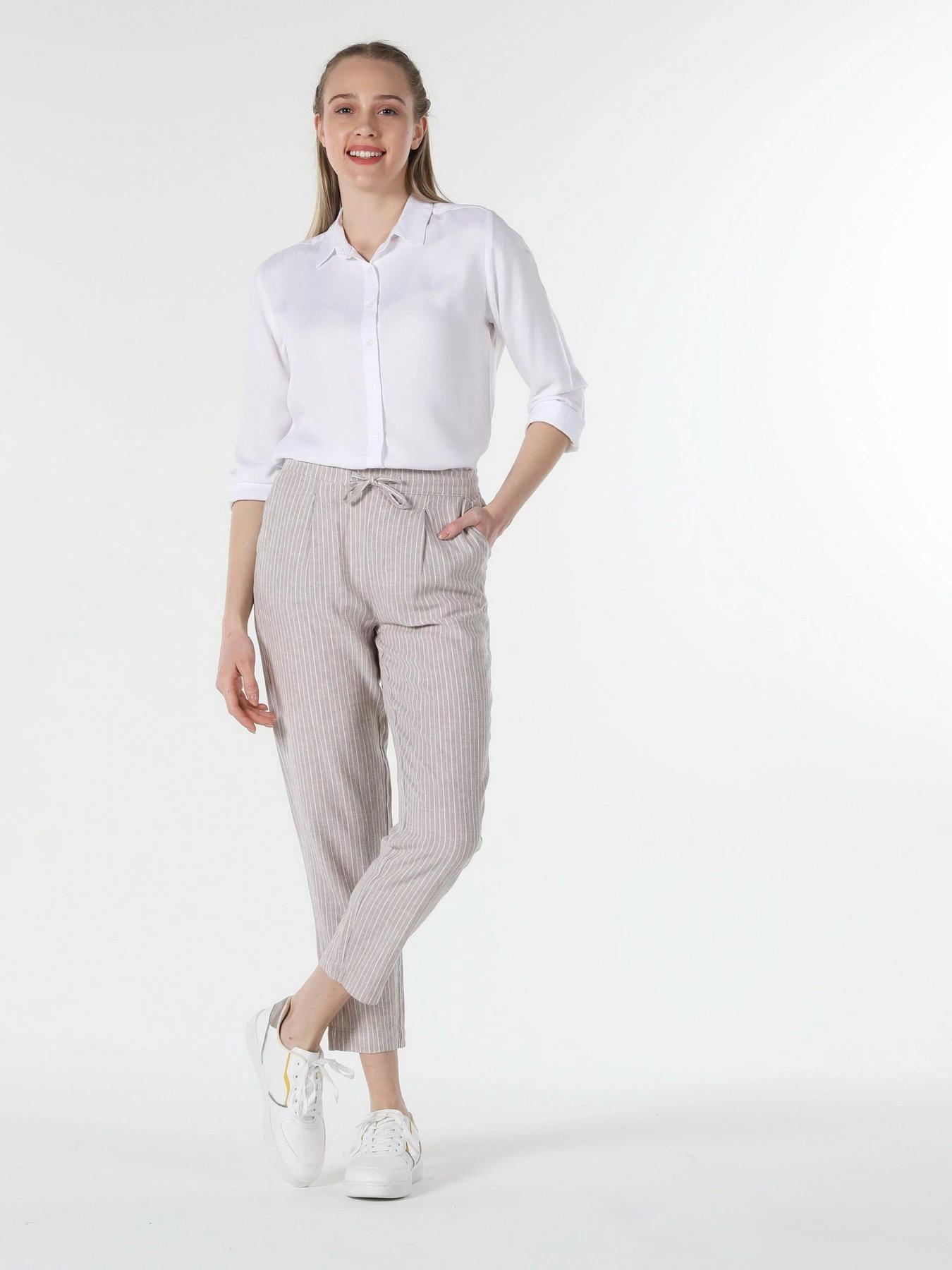 Рубашки Colin’s модель CL1048443WHT Рубашки Colin’s модель CL1048443WHT Фото
