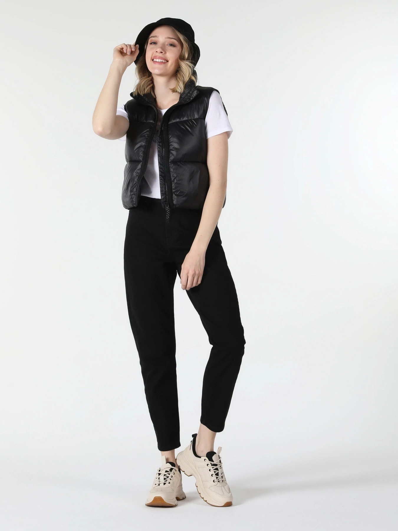 Жилеты Colin’s модель CL1057272BLK Жилеты Colin’s модель CL1057272BLK Фото