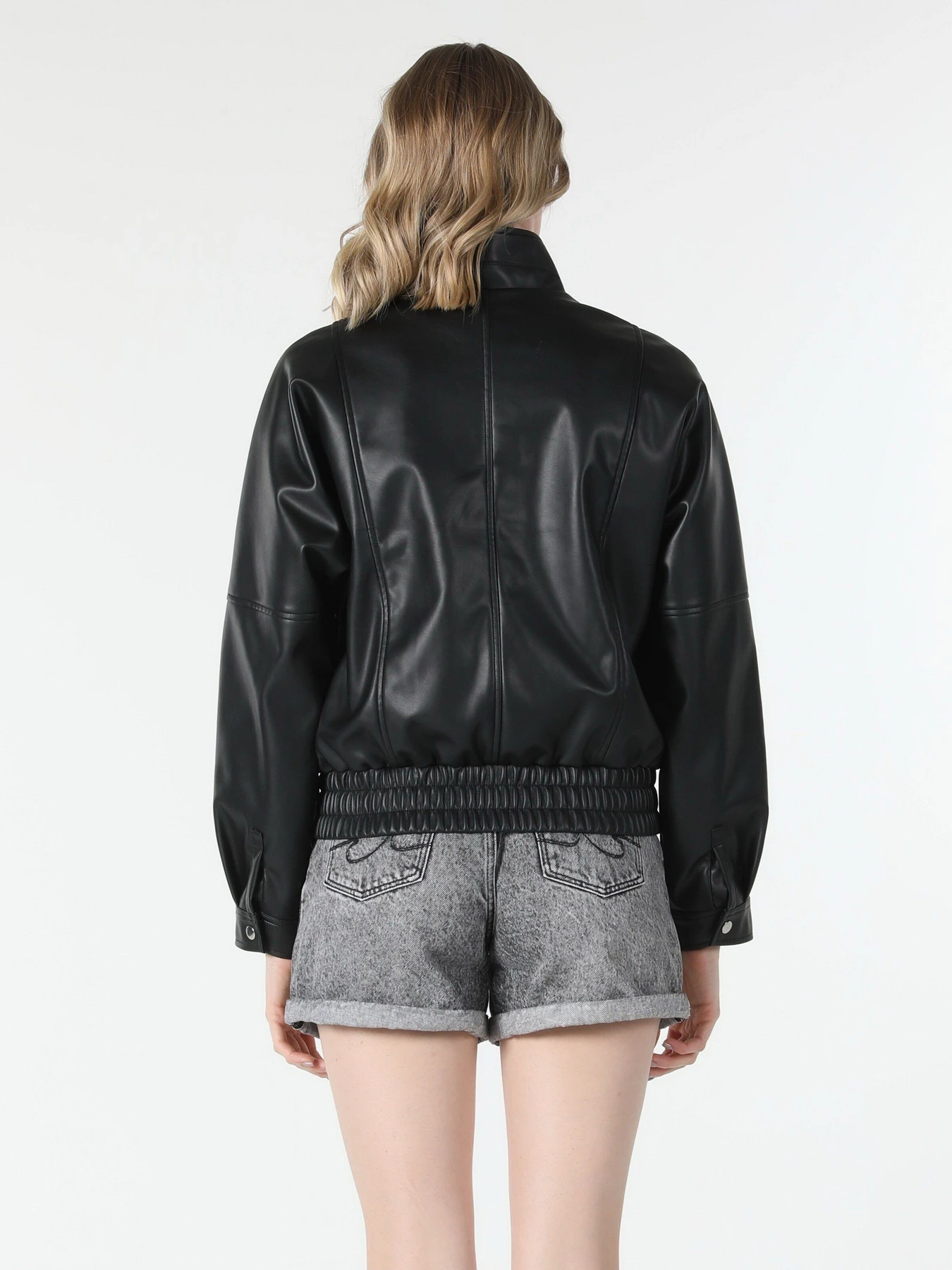 Куртки и дубленки Colin’s модель CL1057279BLK Куртки и дубленки Colin’s модель CL1057279BLK Фото