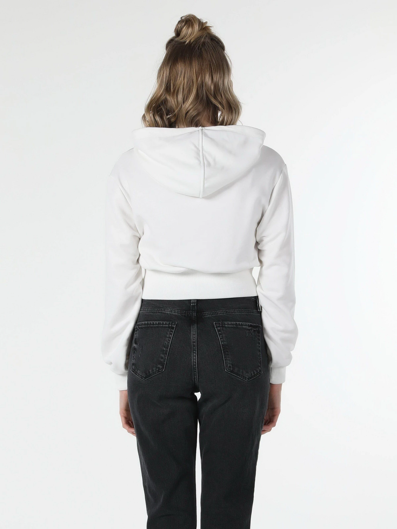 Худи и свитшоты Colin’s модель CL1057344WHT Худи и свитшоты Colin’s модель CL1057344WHT Фото