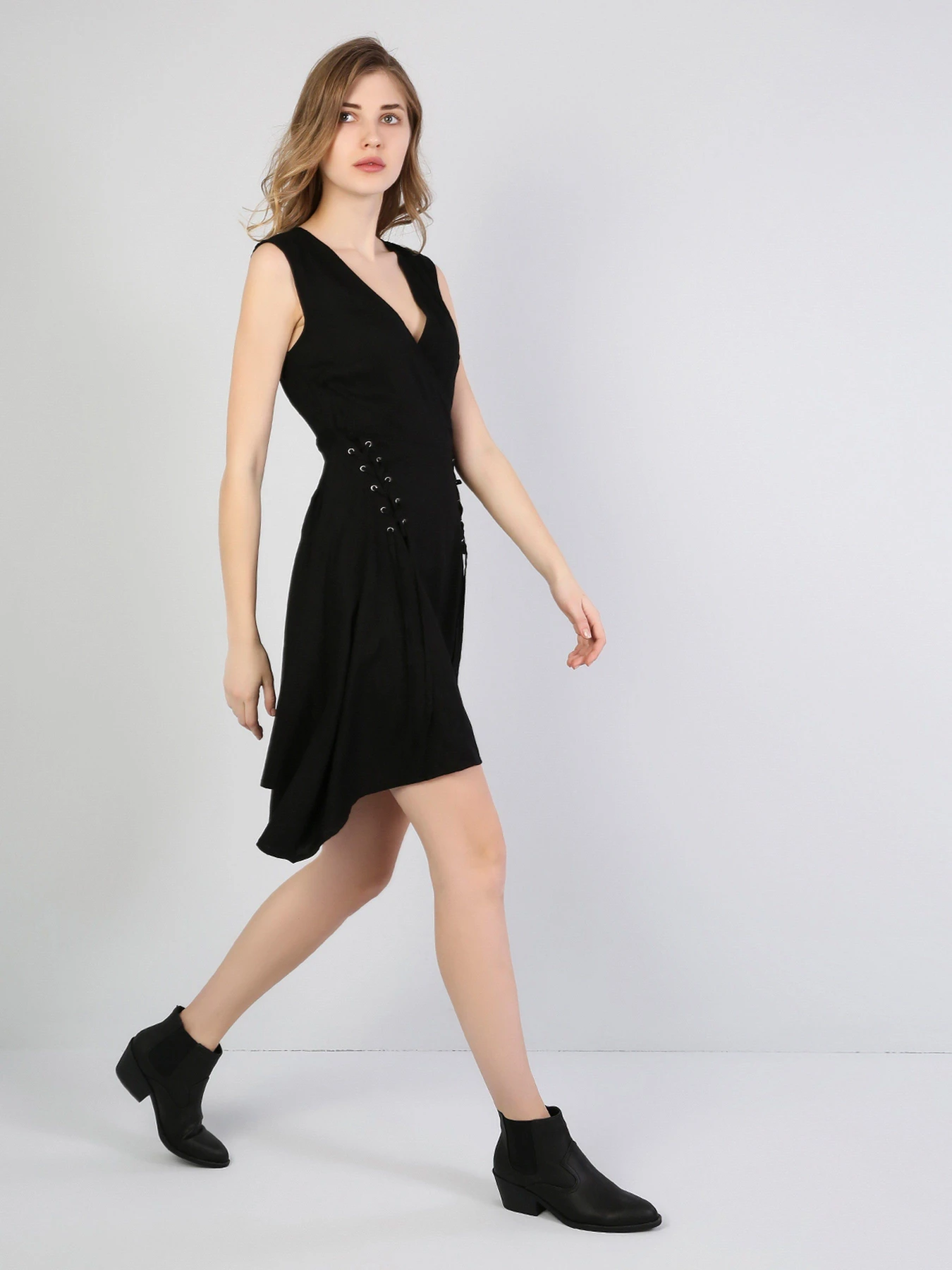 Платья Colin’s модель CL1042206BLK Платья Colin’s модель CL1042206BLK Фото