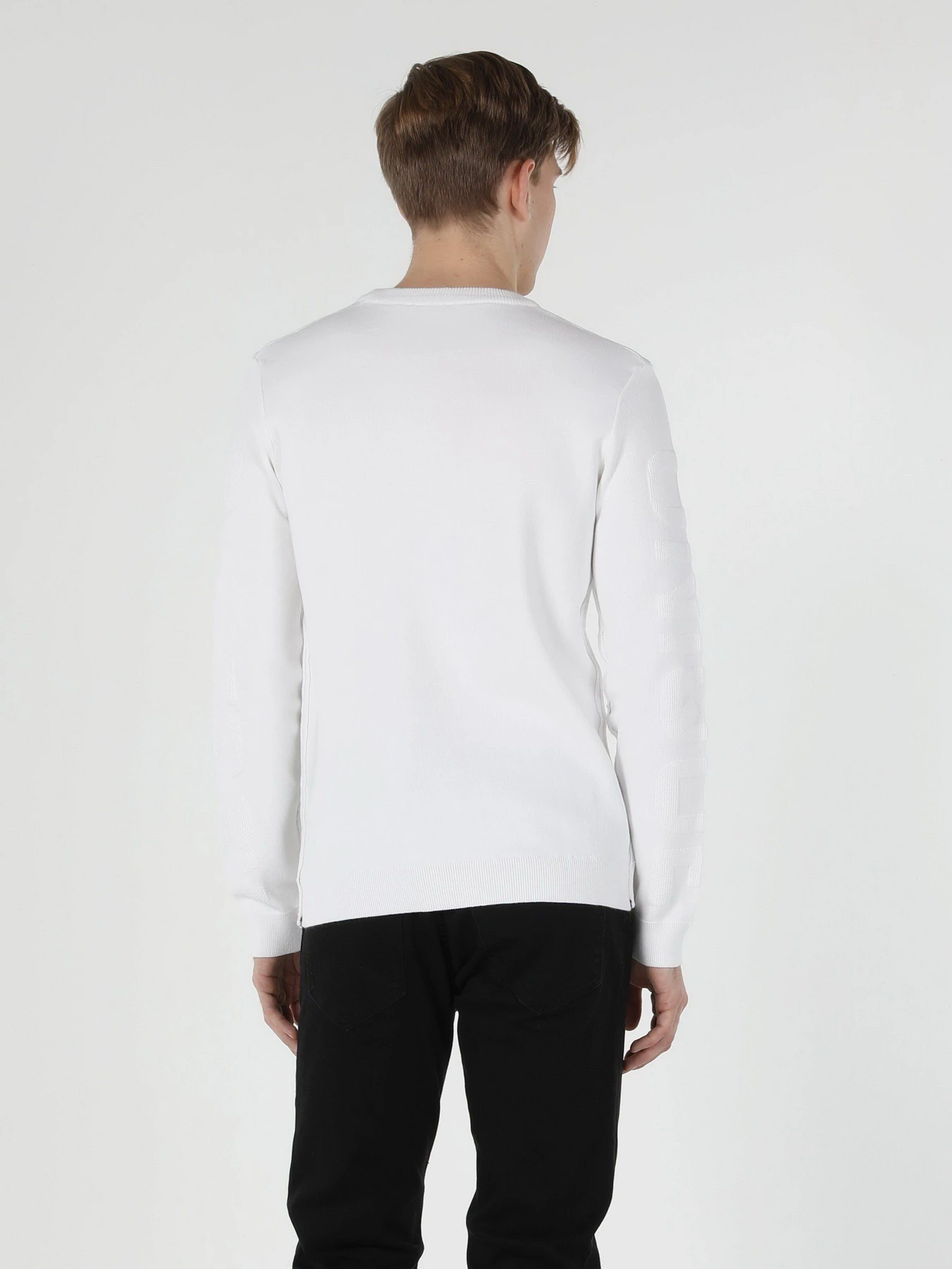 Свитры и кардиганы Colin’s модель CL1056649WHT Свитры и кардиганы Colin’s модель CL1056649WHT Фото