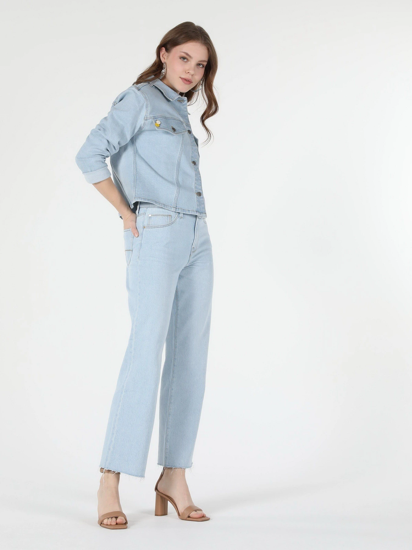 Куртки и дубленки Colin’s модель CL1058095DN40294 Куртки и дубленки Colin’s модель CL1058095DN40294 Фото