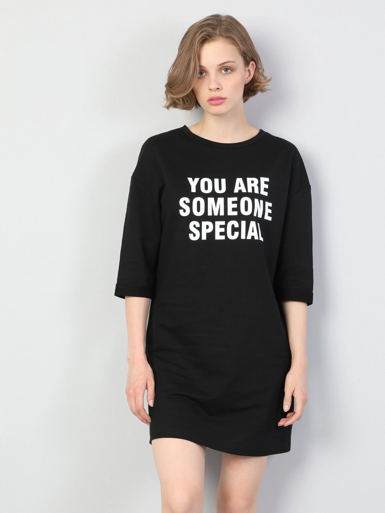 Платья Colin’s модель CL1044986BLK Платья Colin’s модель CL1044986BLK Фото