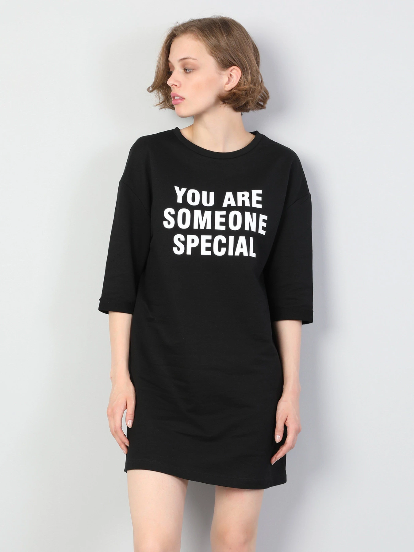 Платья Colin’s модель CL1044986BLK Платья Colin’s модель CL1044986BLK Фото