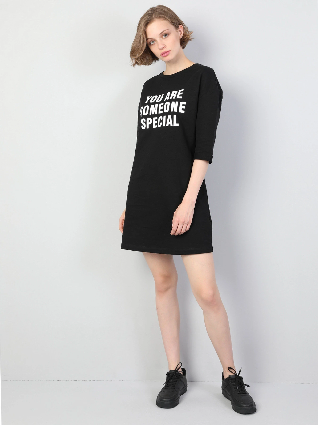 Платья Colin’s модель CL1044986BLK Платья Colin’s модель CL1044986BLK Фото