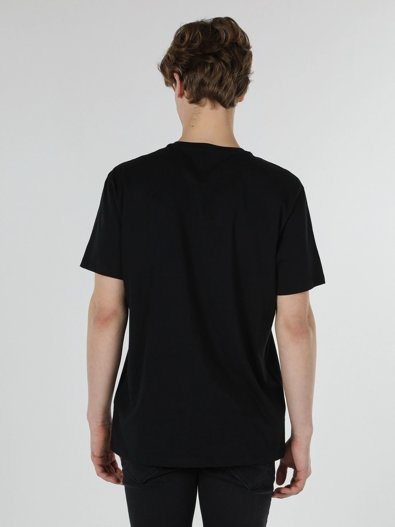 Футболки и поло Colin’s модель CL1058843BLK Футболки и поло Colin’s модель CL1058843BLK Фото