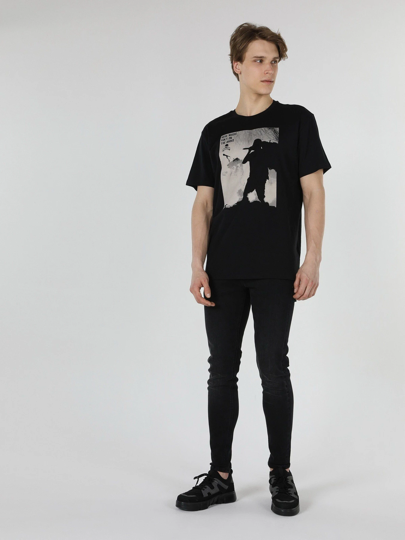 Футболки и поло Colin’s модель CL1058843BLK Футболки и поло Colin’s модель CL1058843BLK Фото