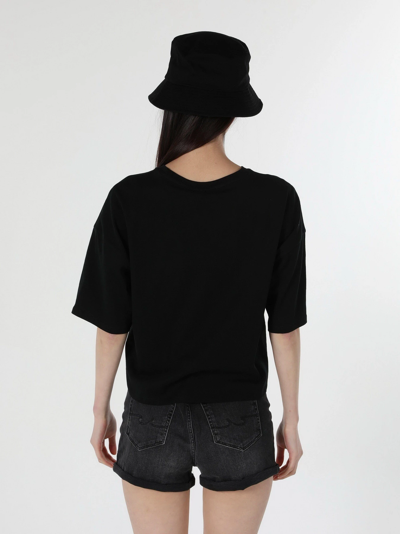 Футболки и поло Colin’s модель CL1059015BLK Футболки и поло Colin’s модель CL1059015BLK Фото
