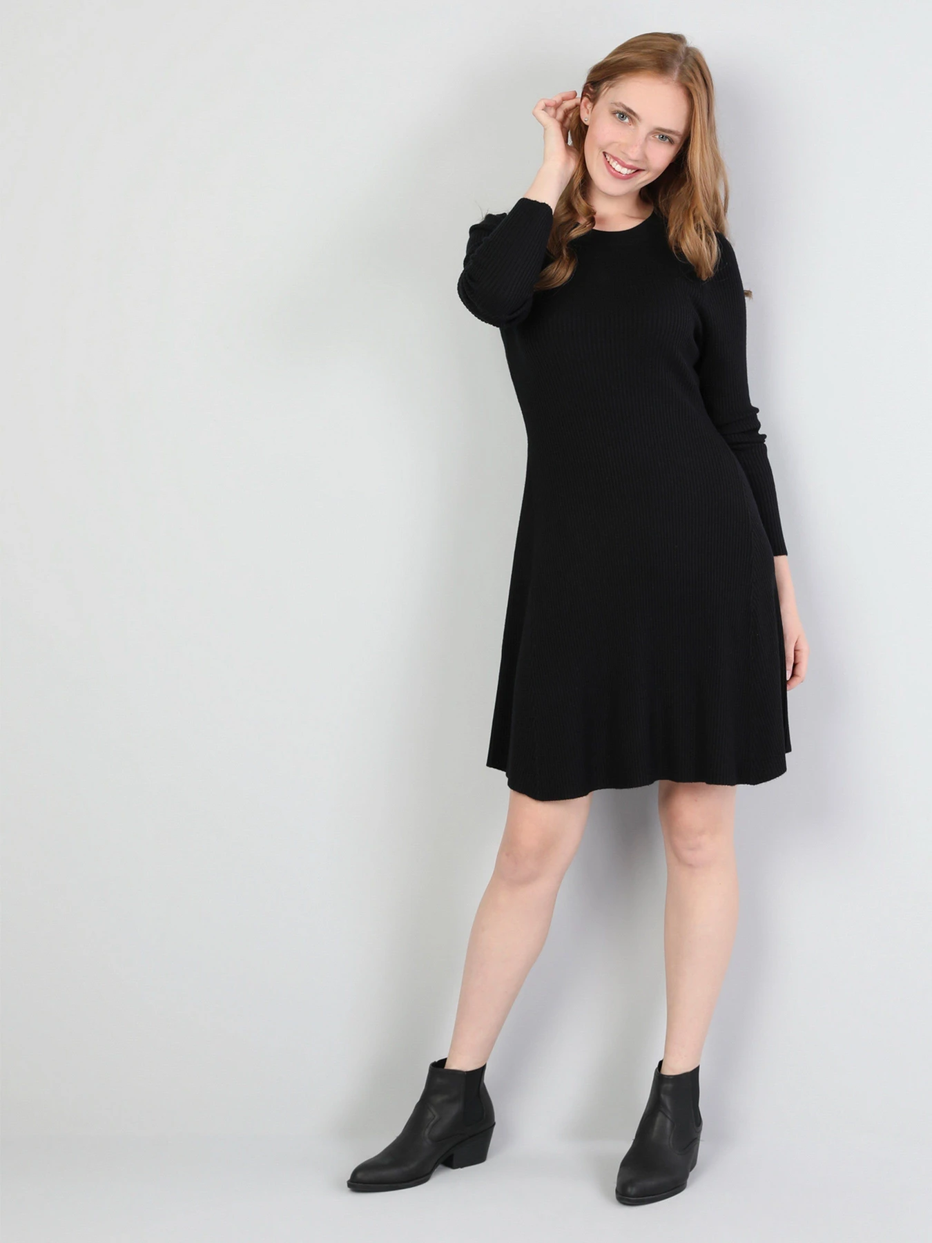 Платья Colin’s модель CL1045557BLK Платья Colin’s модель CL1045557BLK Фото