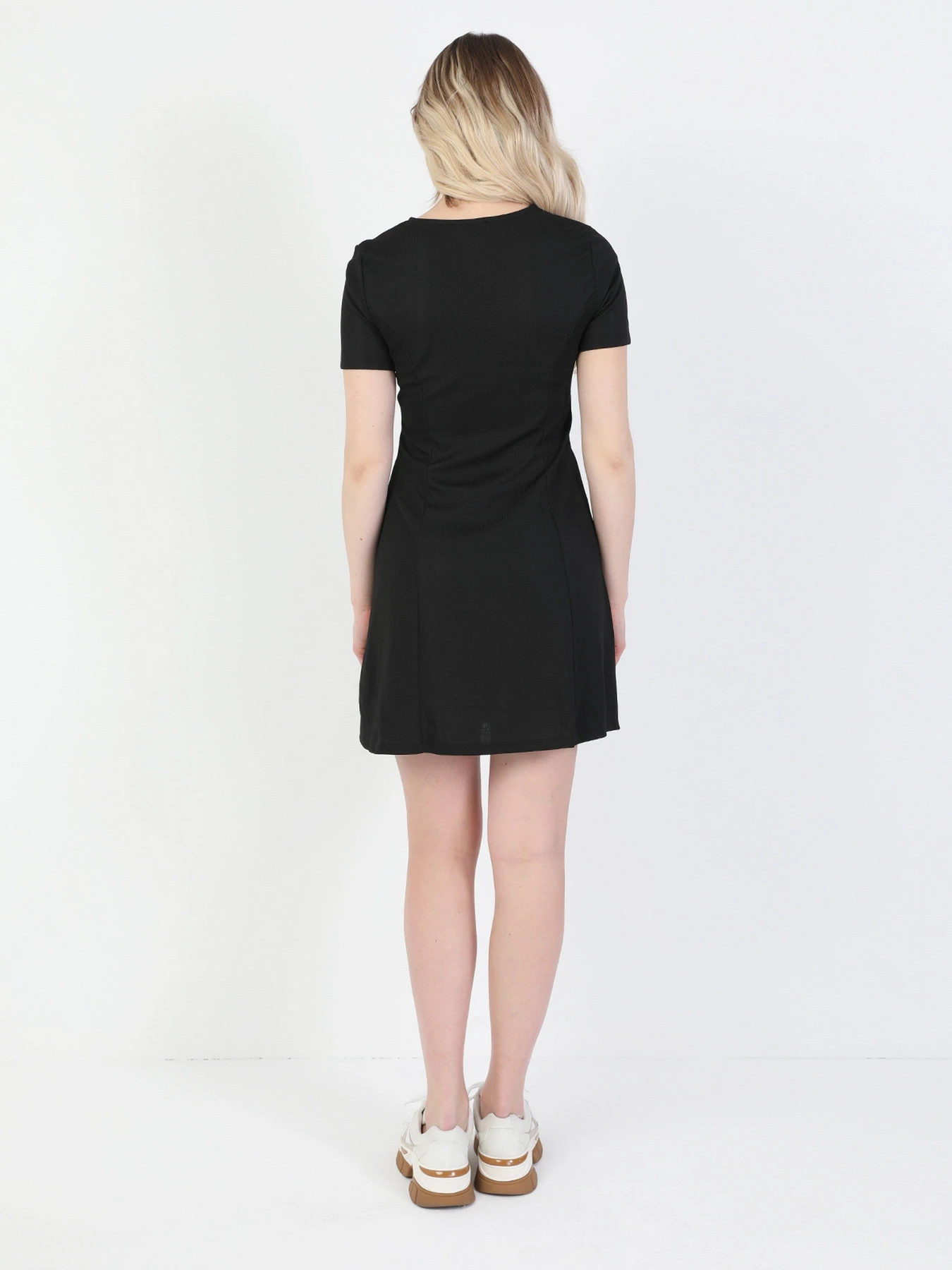 Сукні Colin’s модель CL1047988BLK Сукні Colin’s модель CL1047988BLK Фото