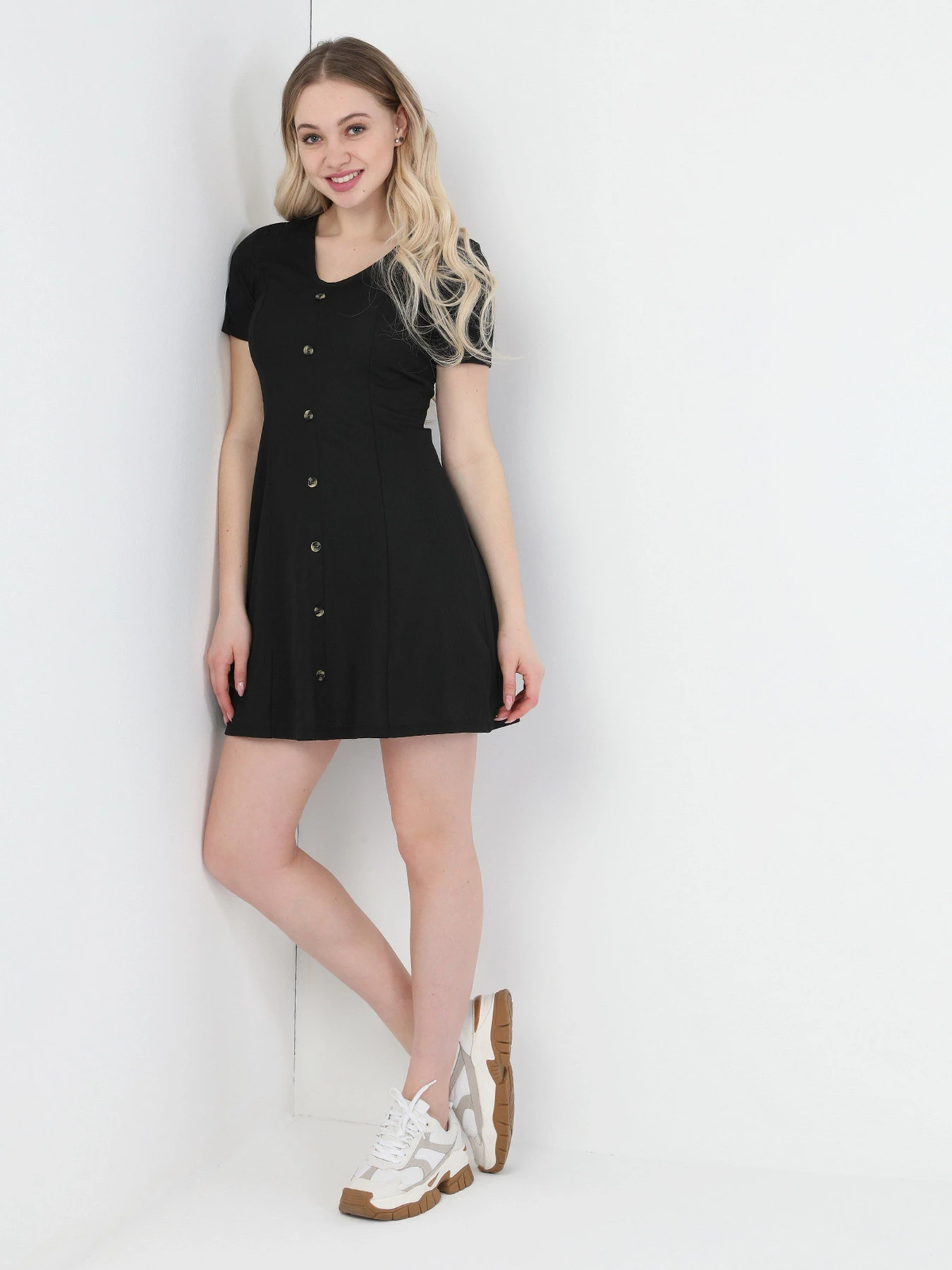 Сукні Colin’s модель CL1047988BLK Сукні Colin’s модель CL1047988BLK Фото
