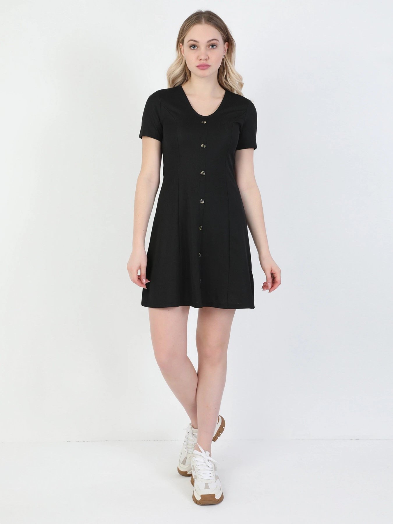 Сукні Colin’s модель CL1047988BLK Сукні Colin’s модель CL1047988BLK Фото