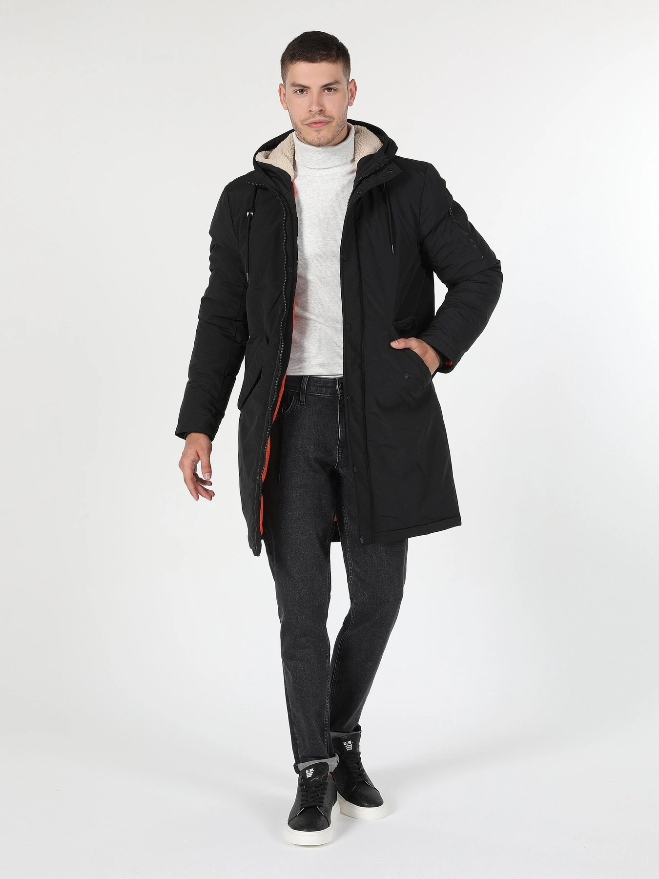 Куртки и дубленки Colin’s модель CL1055715BLK Фото
