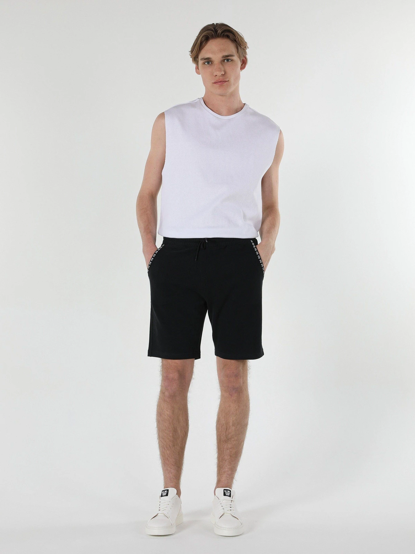 Шорты Colin’s модель CL1059716BLK Шорты Colin’s модель CL1059716BLK Фото