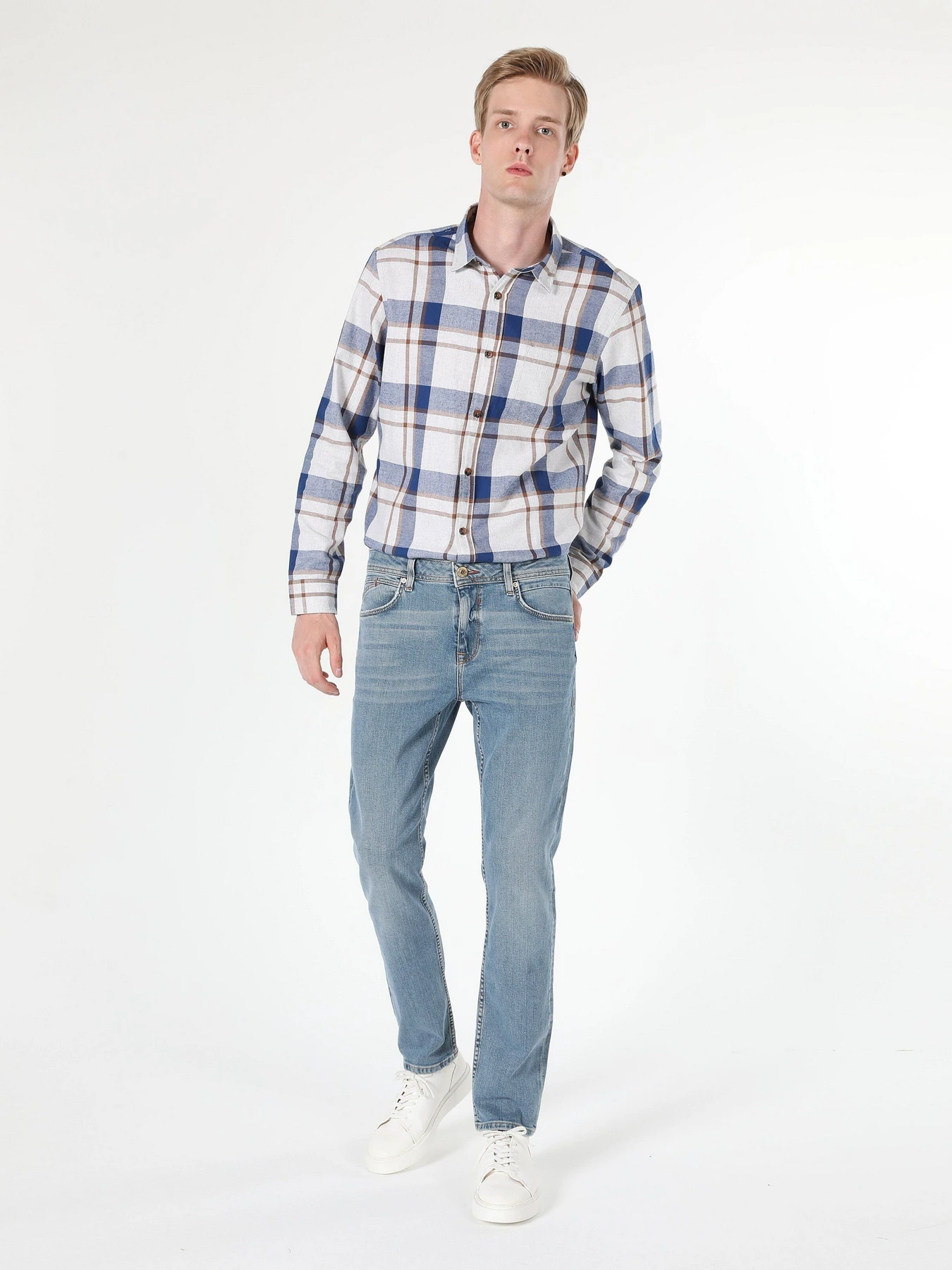Джинси Colin’s 044 Karl модель CL1060442DN05156 Джинси Colin’s 044 Karl модель CL1060442DN05156 Фото