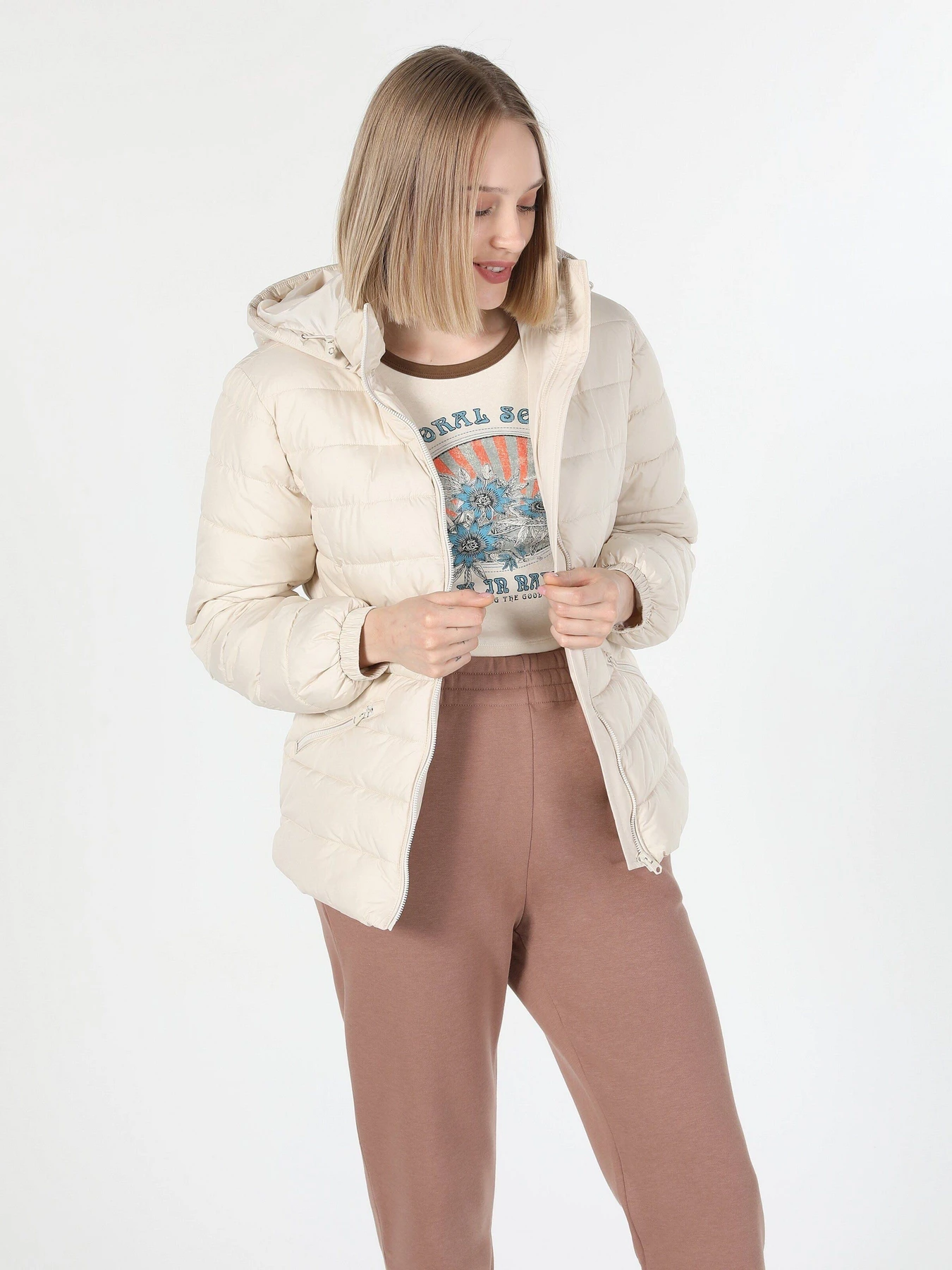 Куртки и дубленки Colin’s модель CL1060247OFW Куртки и дубленки Colin’s модель CL1060247OFW Фото