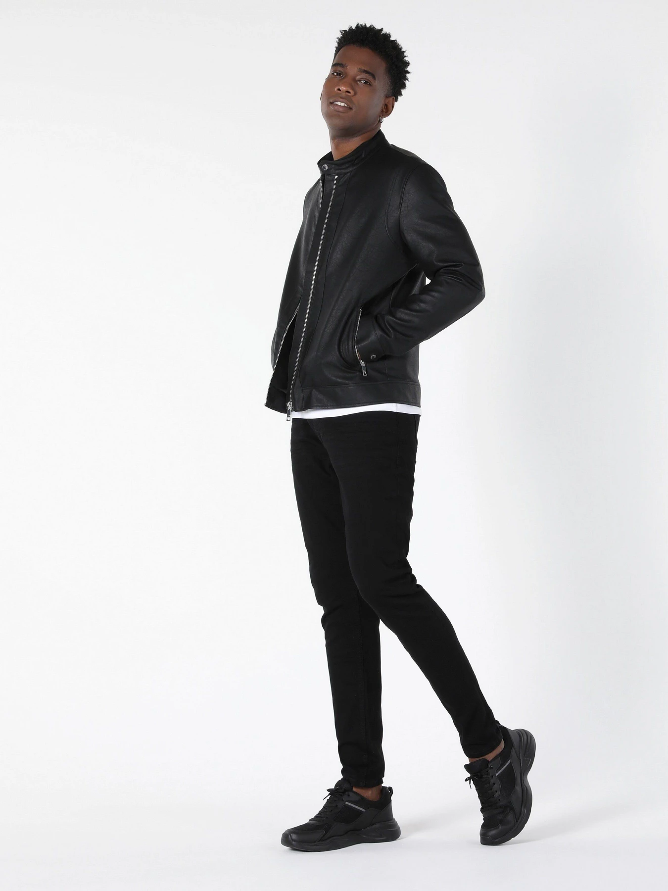 Куртки та дублянки Colin’s модель CL1050095BLK Куртки та дублянки Colin’s модель CL1050095BLK Фото