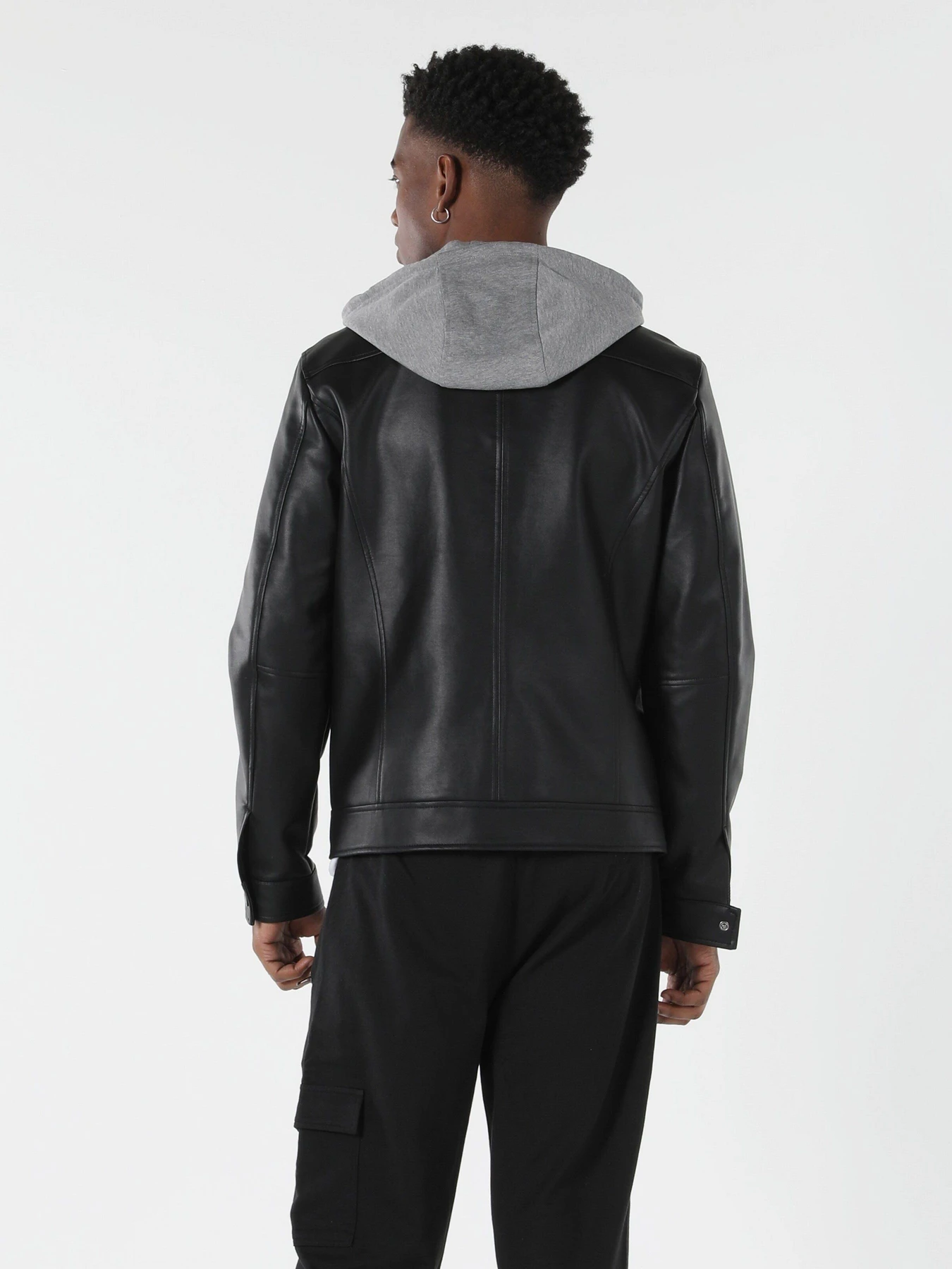 Куртки и дубленки Colin’s модель CL1051157BLK Куртки и дубленки Colin’s модель CL1051157BLK Фото