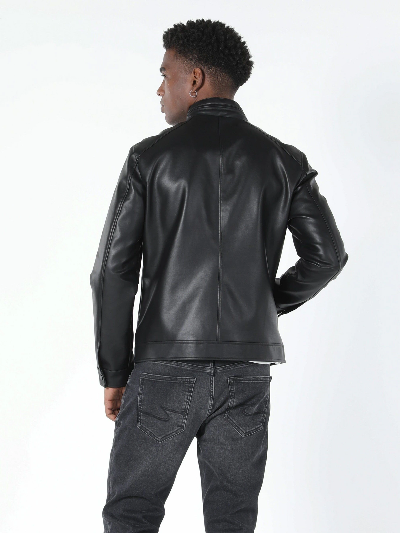 Куртки и дубленки Colin’s модель CL1056687BLK Куртки и дубленки Colin’s модель CL1056687BLK Фото
